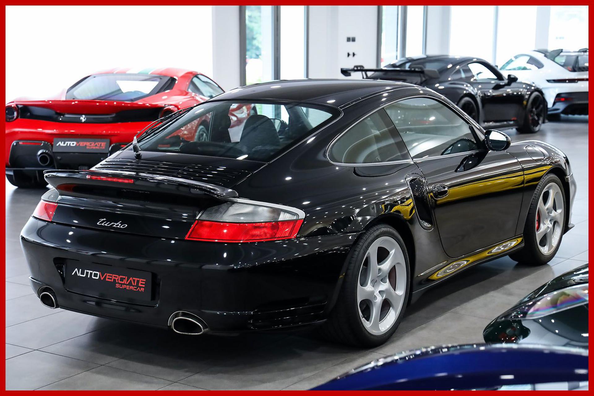 PORSCHE 996