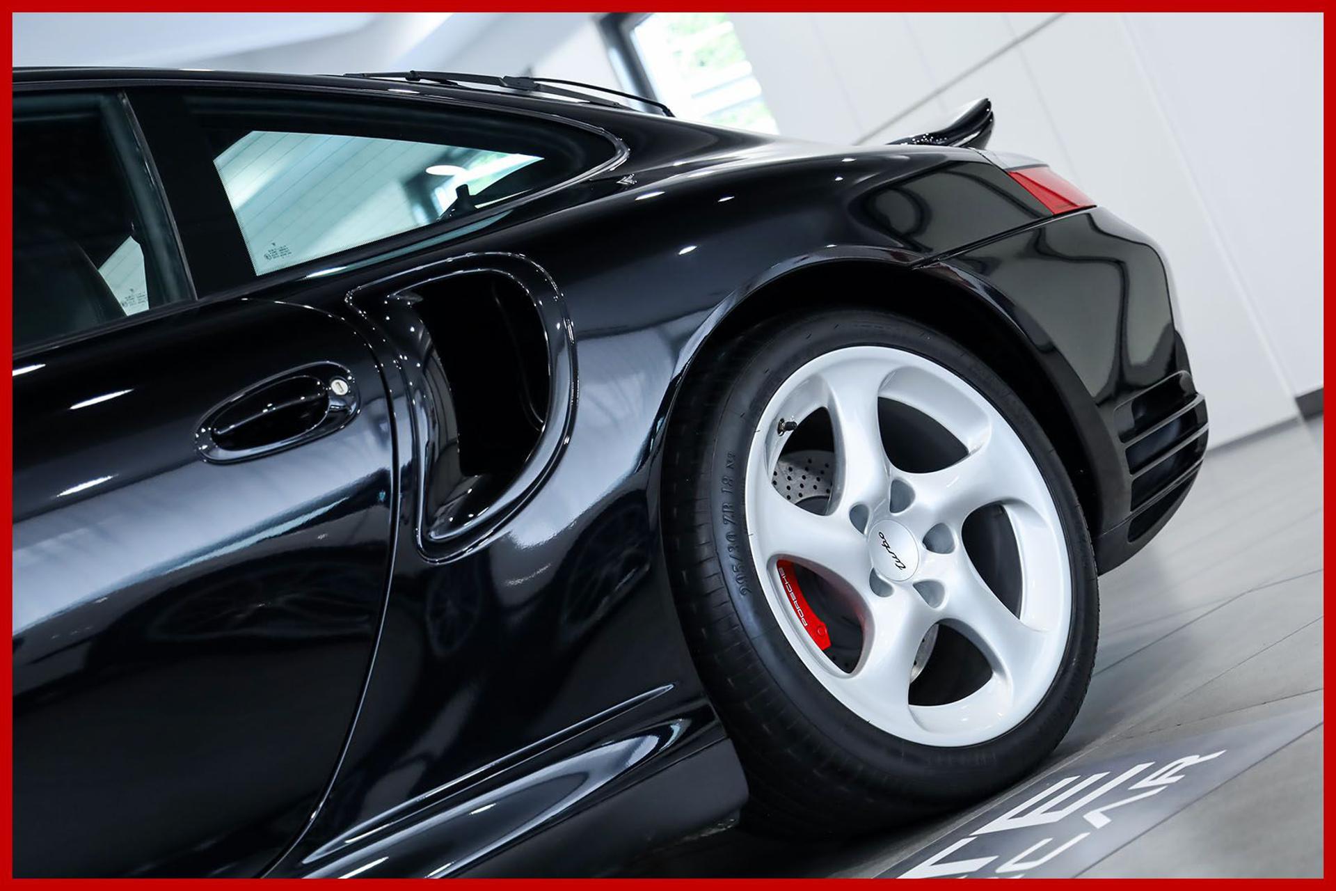 PORSCHE 996