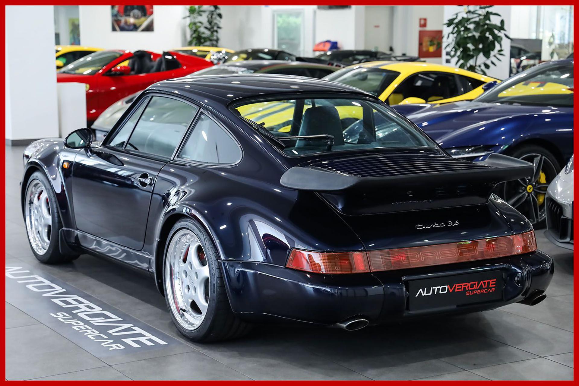 PORSCHE 964