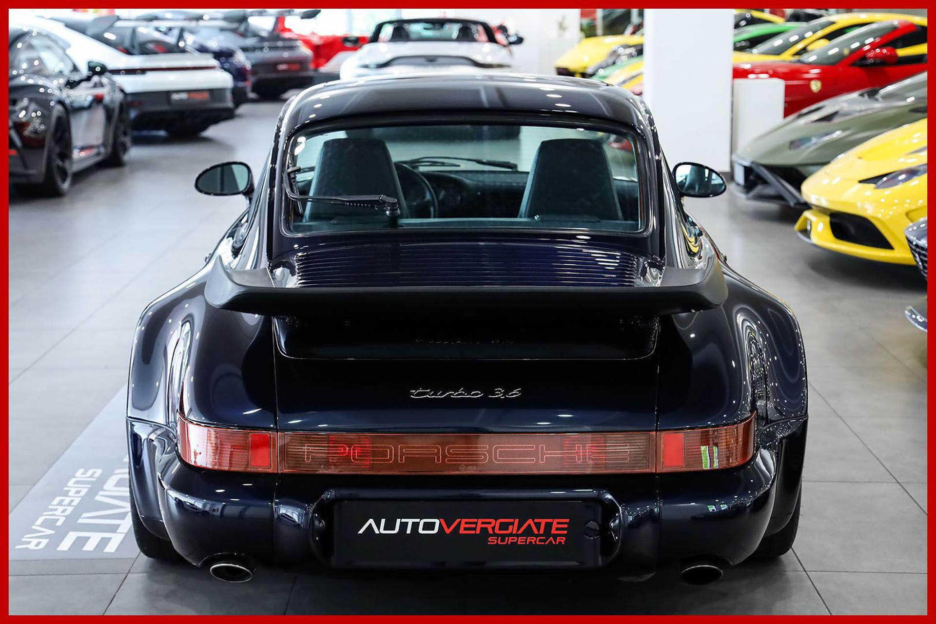 PORSCHE 964