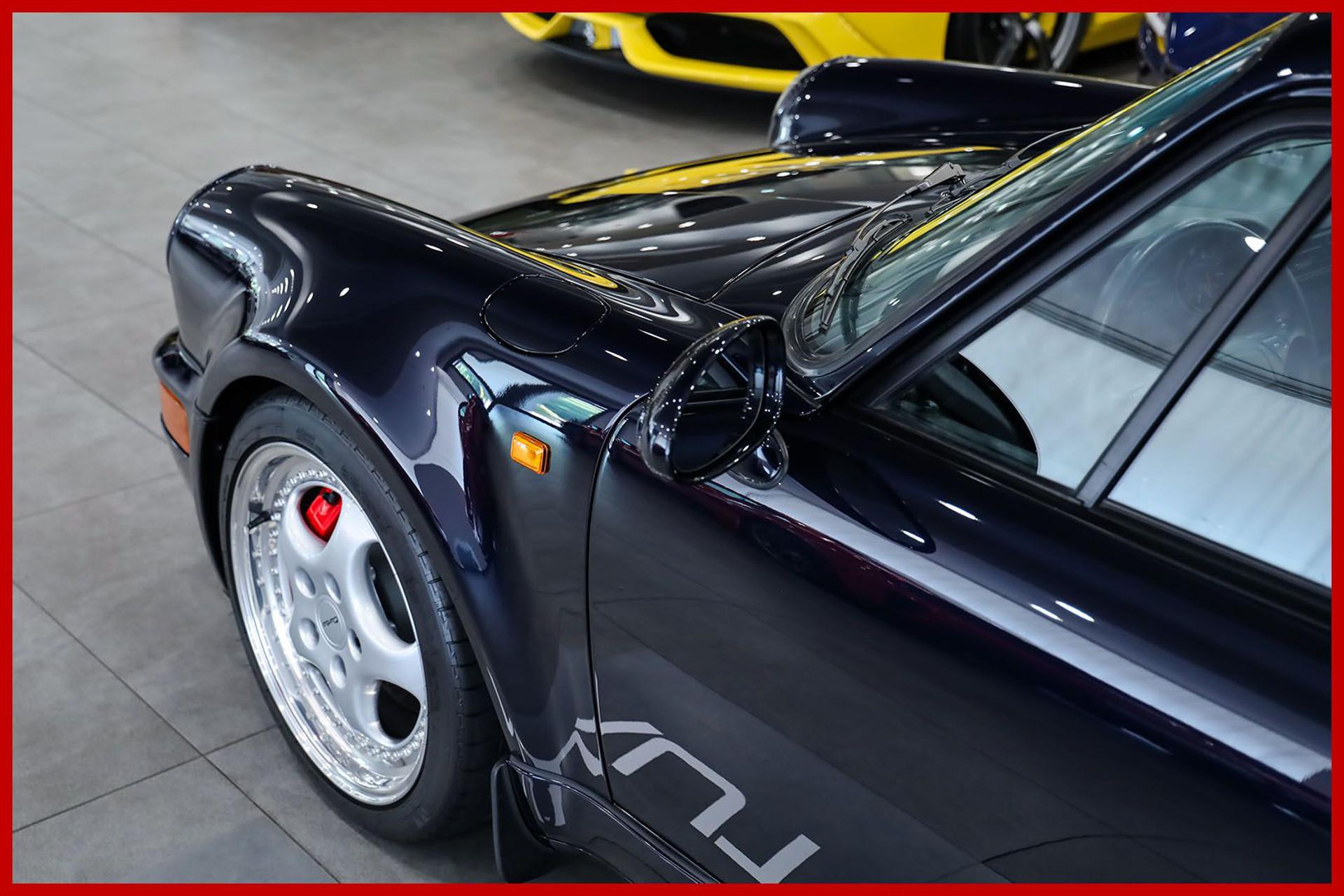 PORSCHE 964
