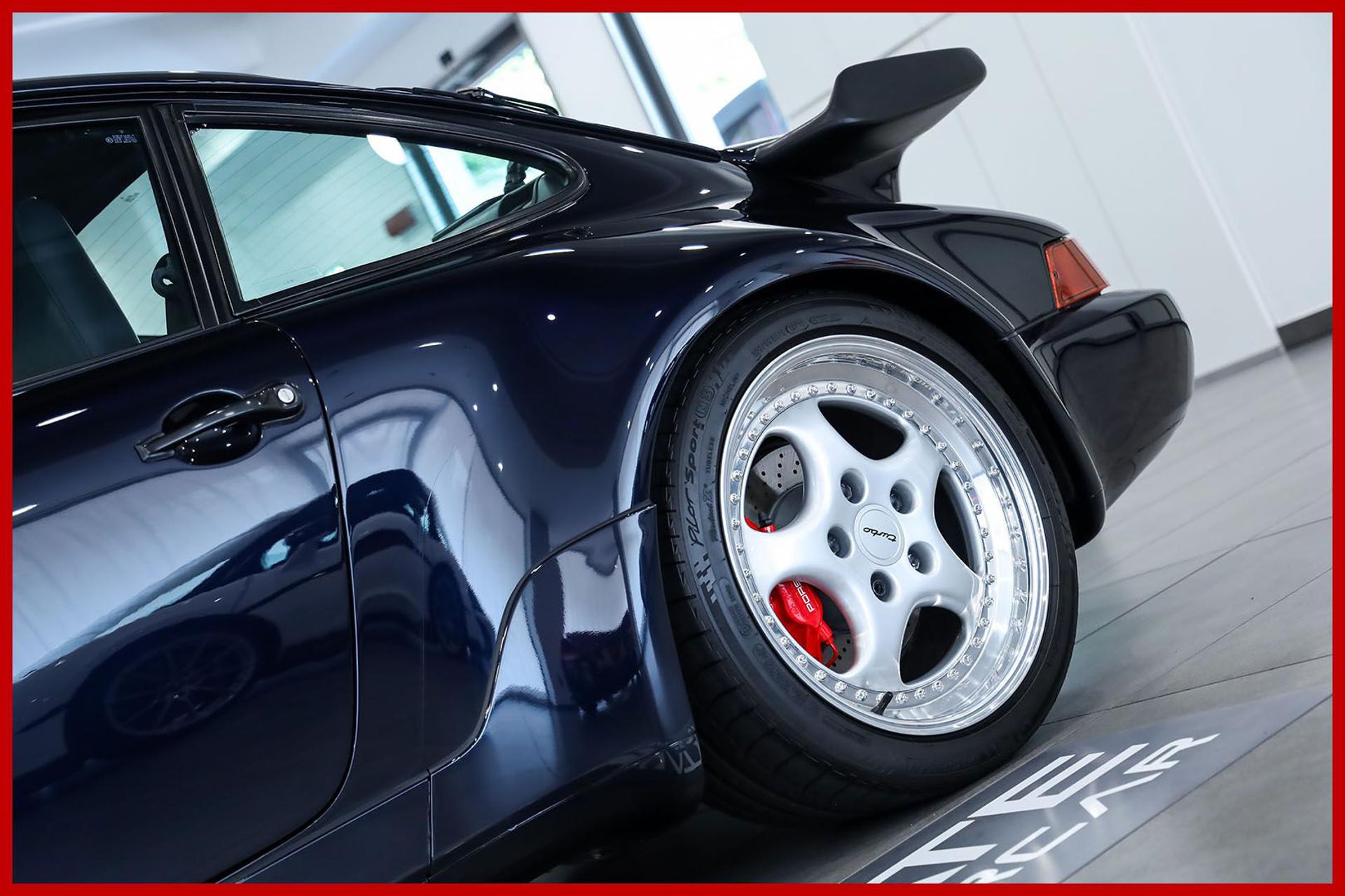 PORSCHE 964