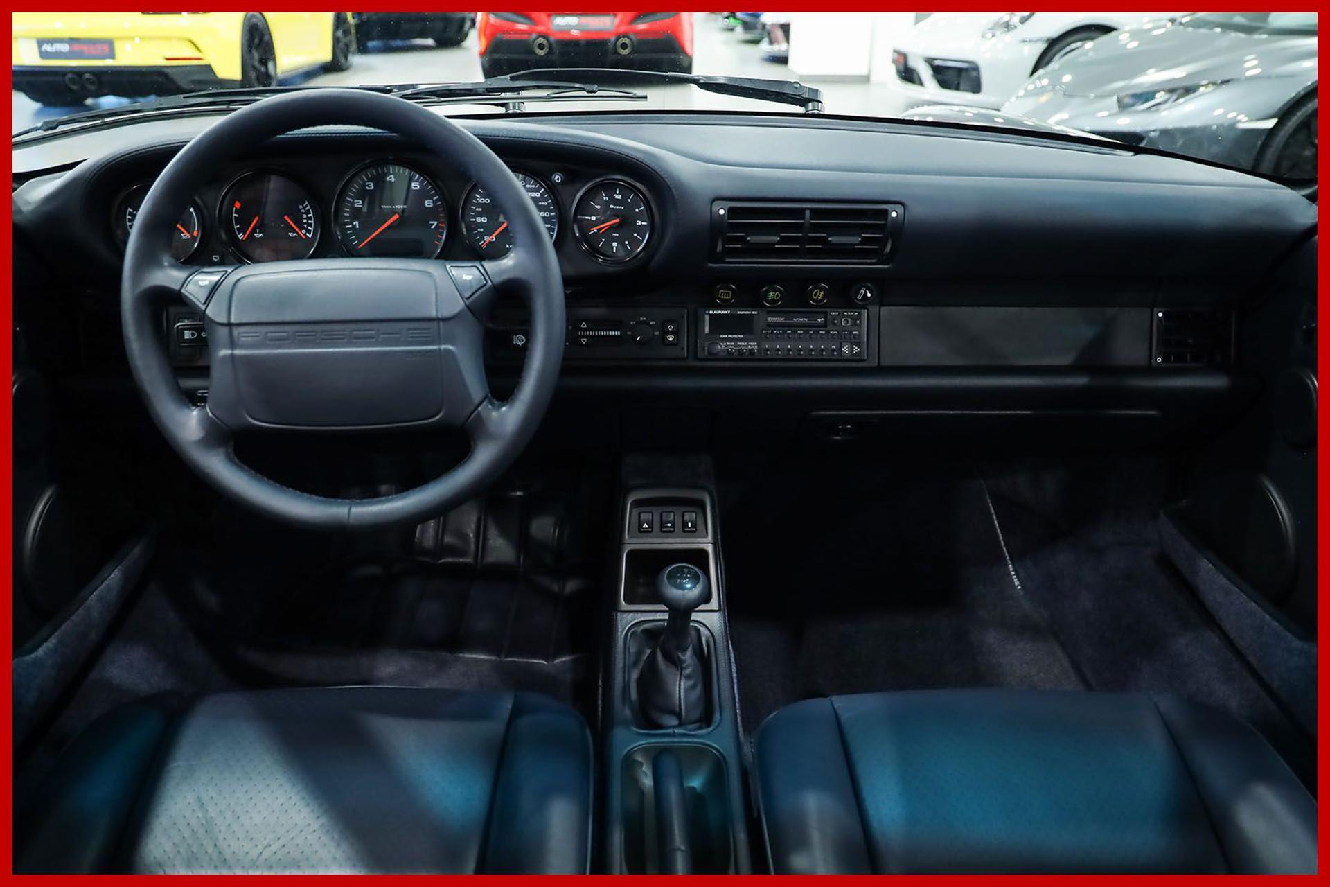 PORSCHE 964