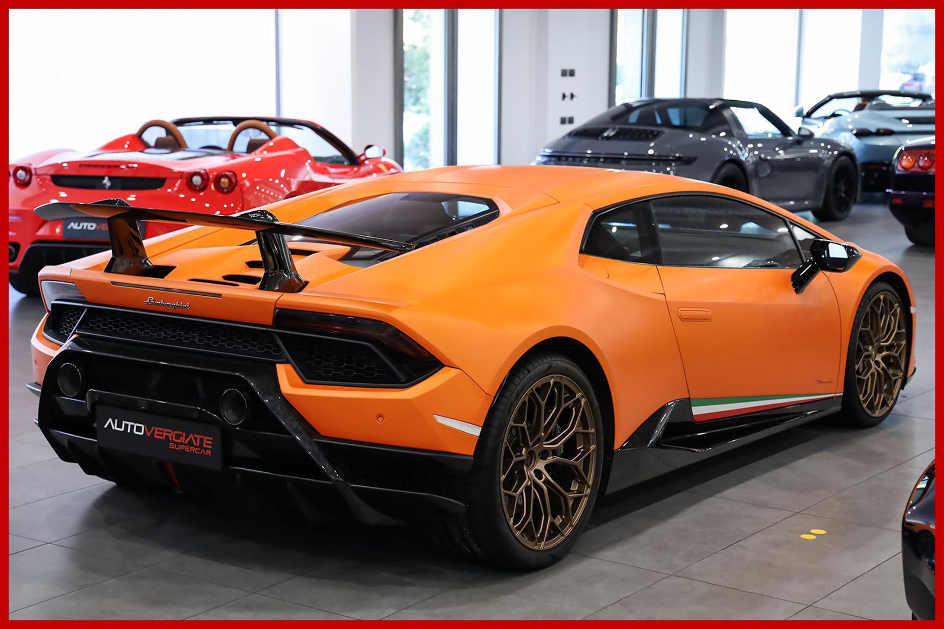 LAMBORGHINI Huracan