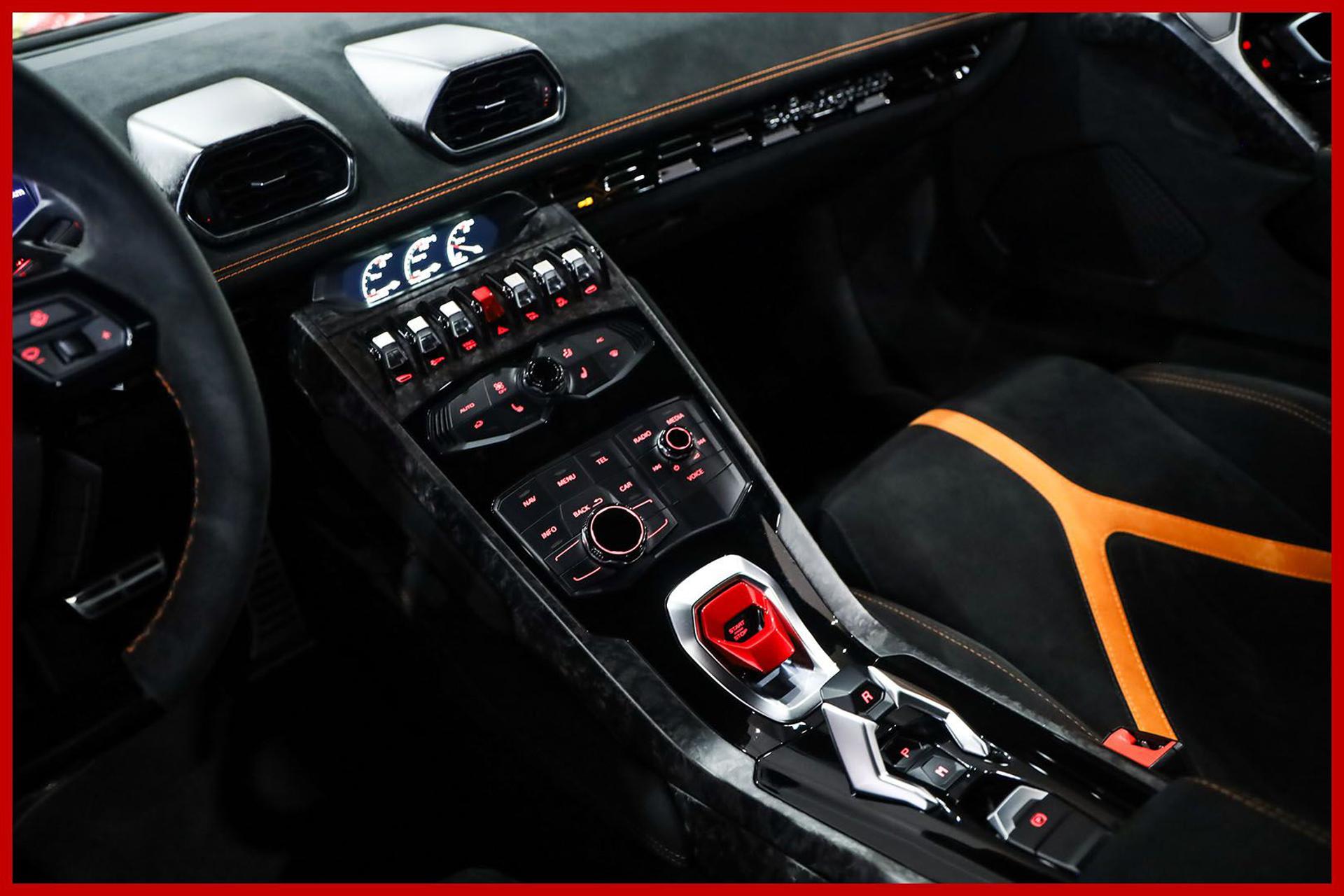 LAMBORGHINI Huracan