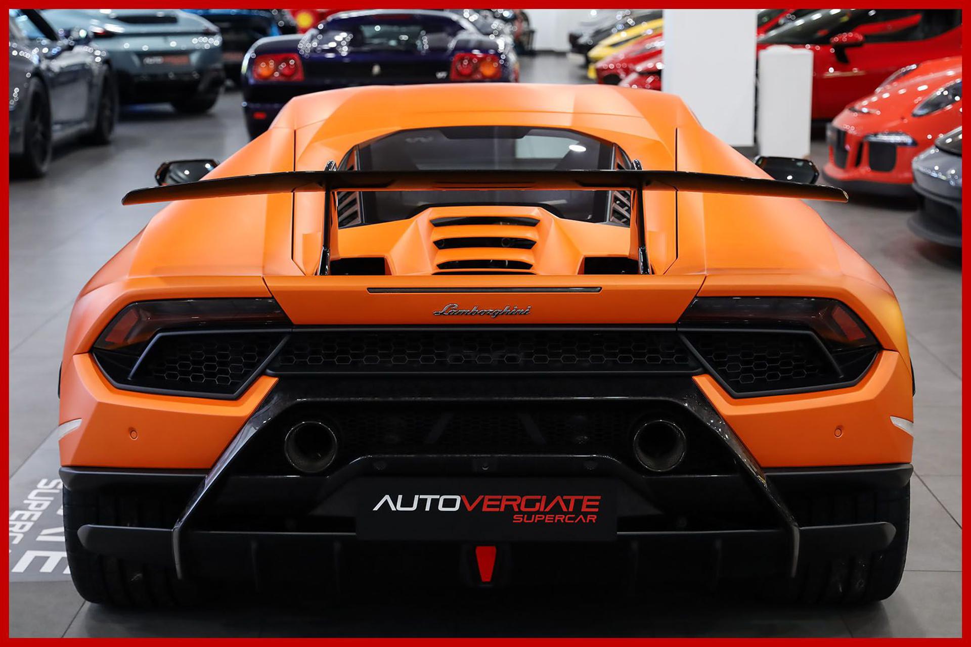 LAMBORGHINI Huracan