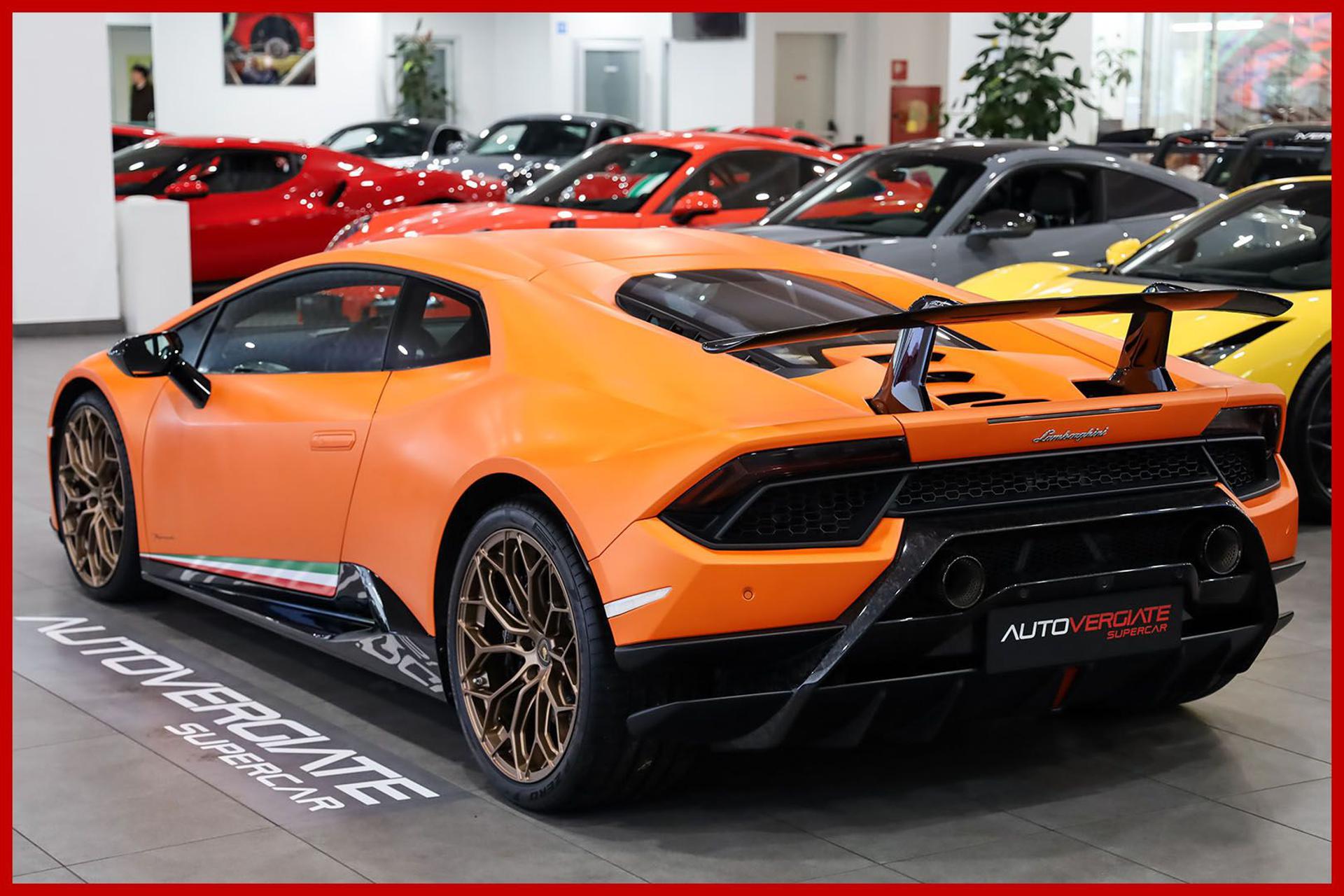 LAMBORGHINI Huracan