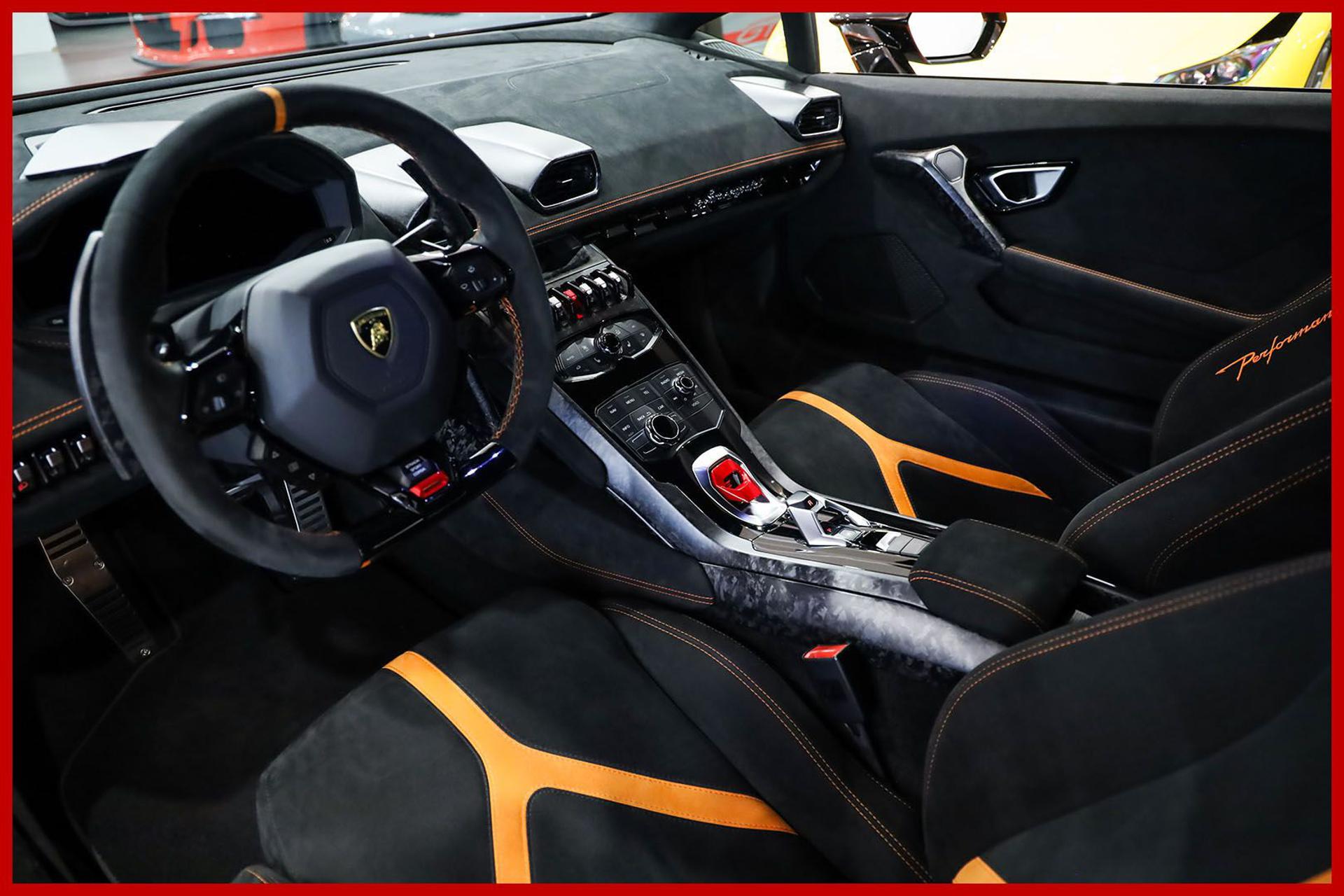 LAMBORGHINI Huracan