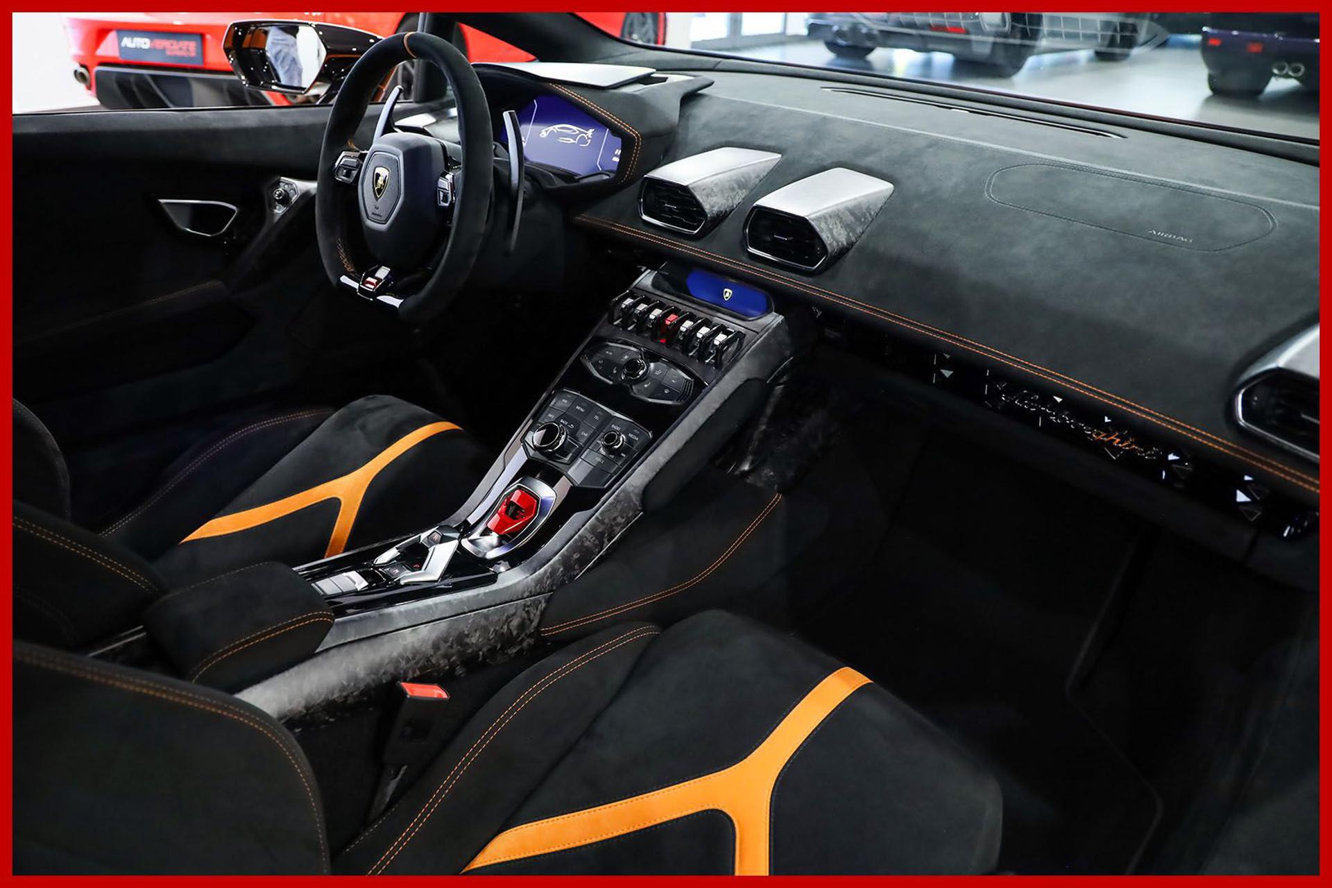 LAMBORGHINI Huracan