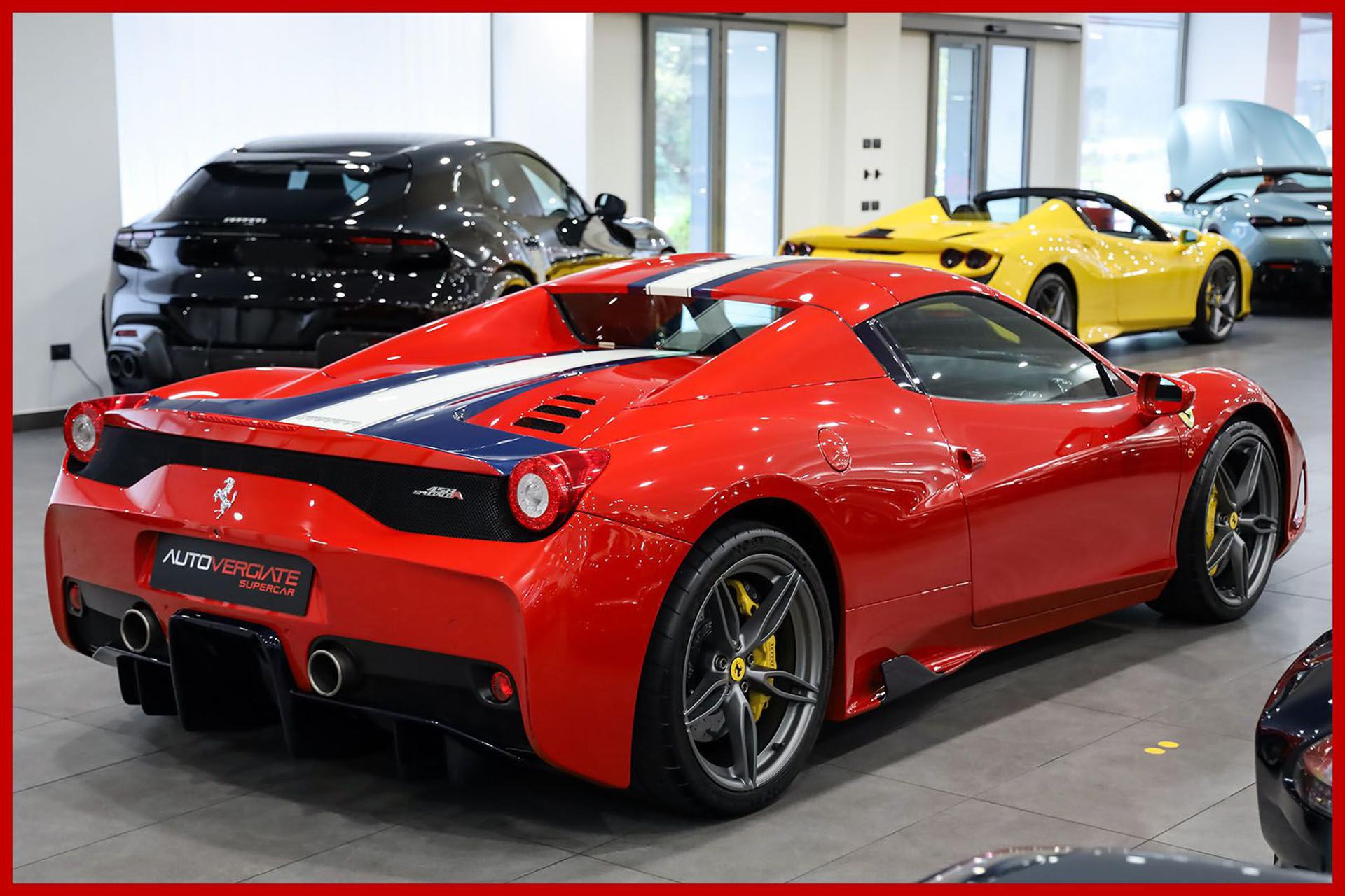 FERRARI 458