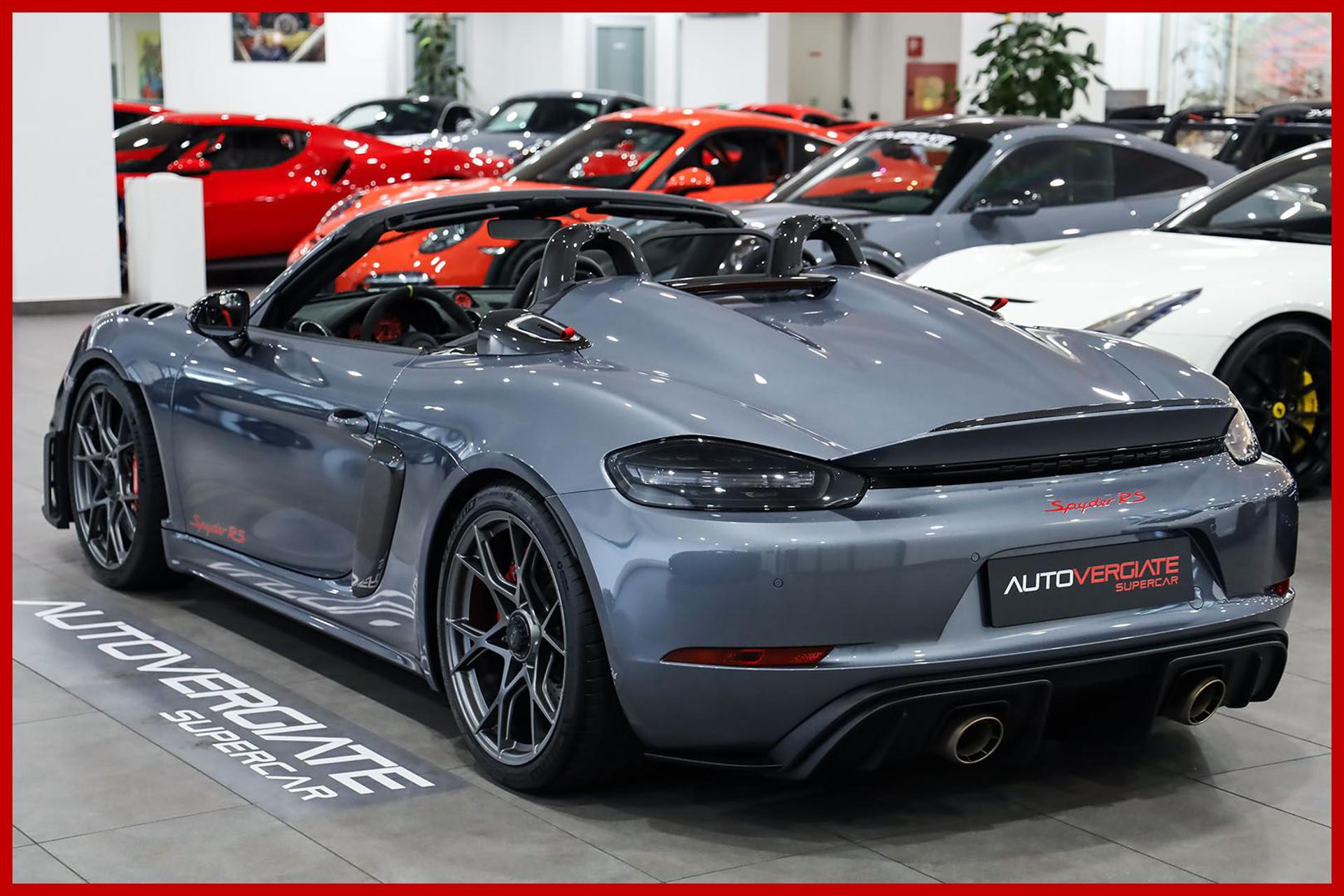 PORSCHE 718 Spyder