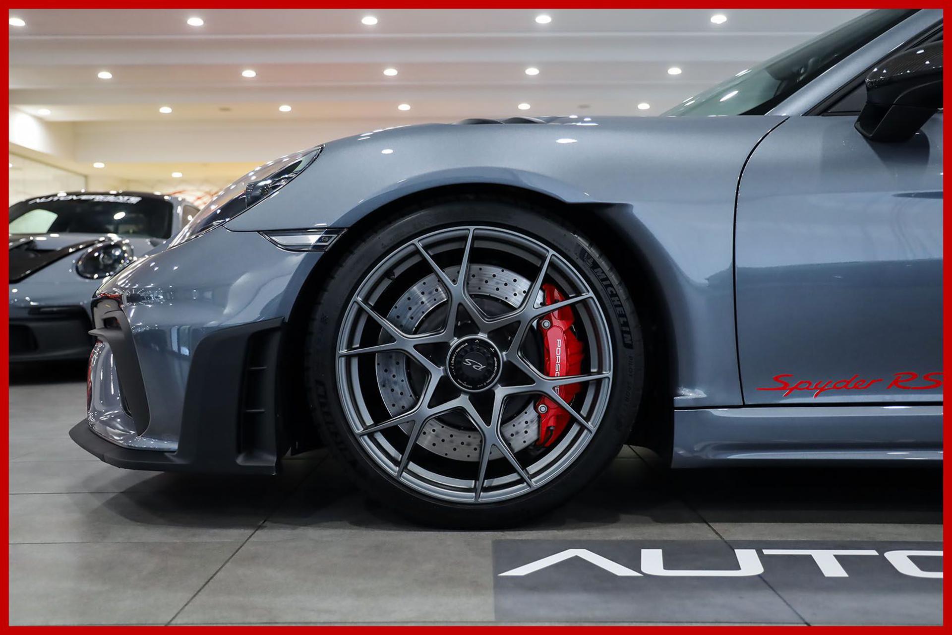 PORSCHE 718 Spyder