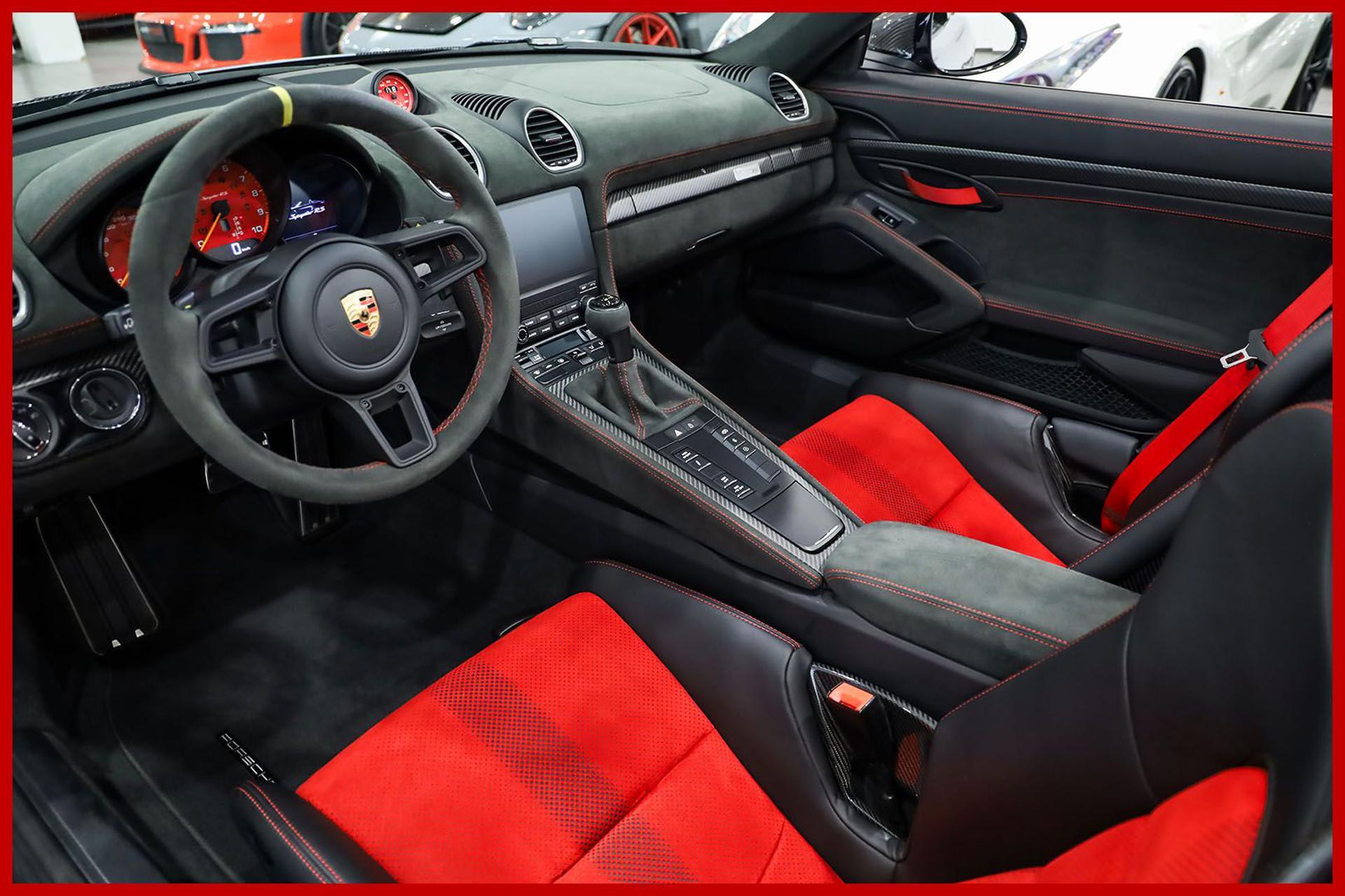 PORSCHE 718 Spyder