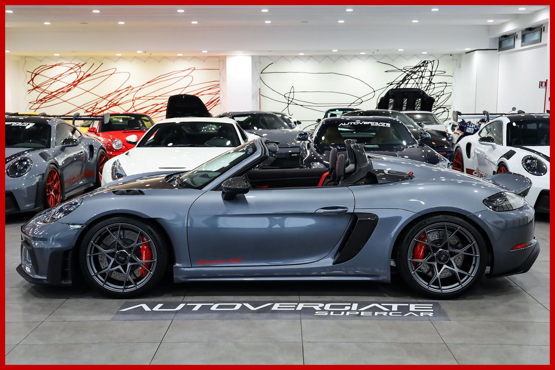 PORSCHE 718 Spyder
