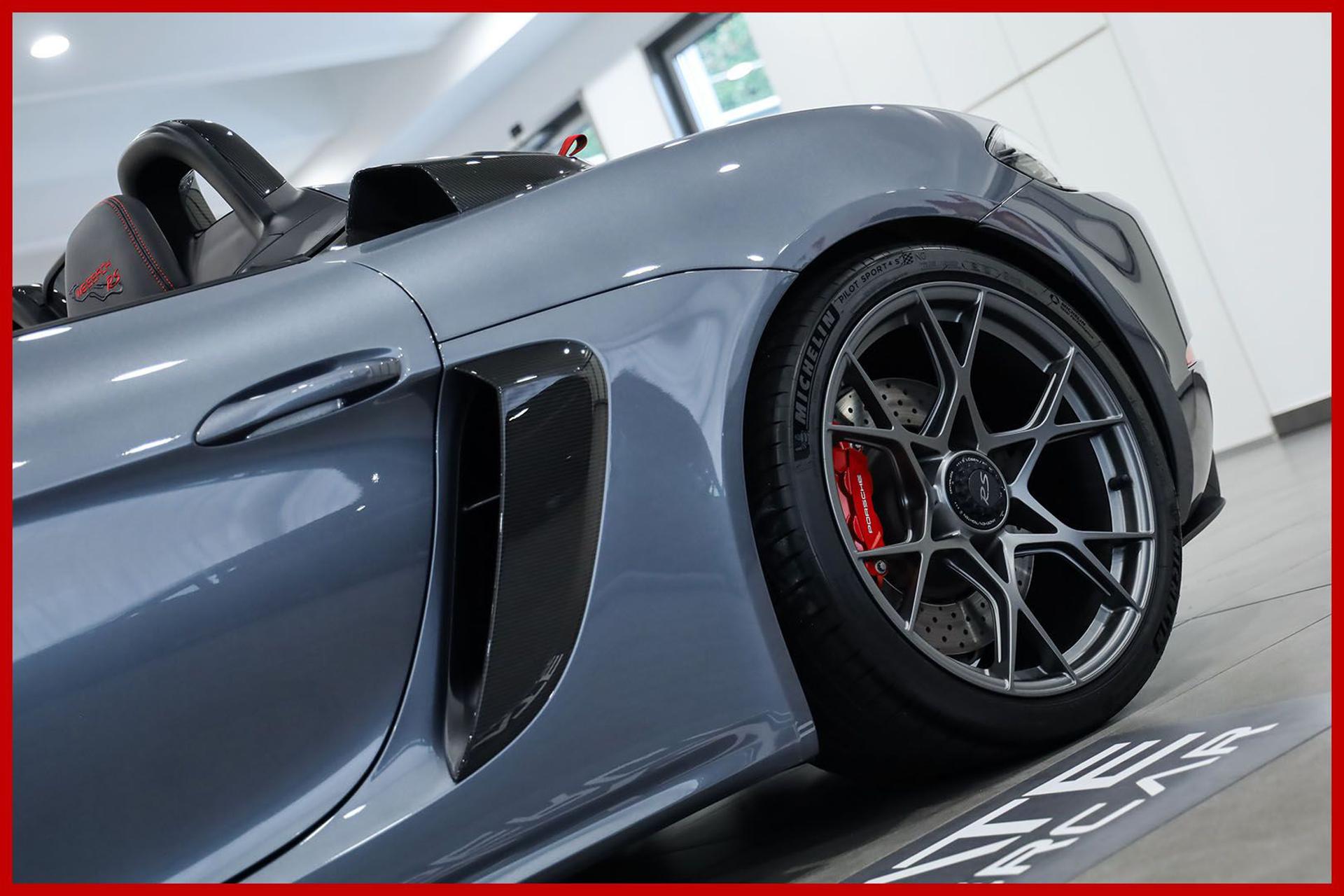 PORSCHE 718 Spyder