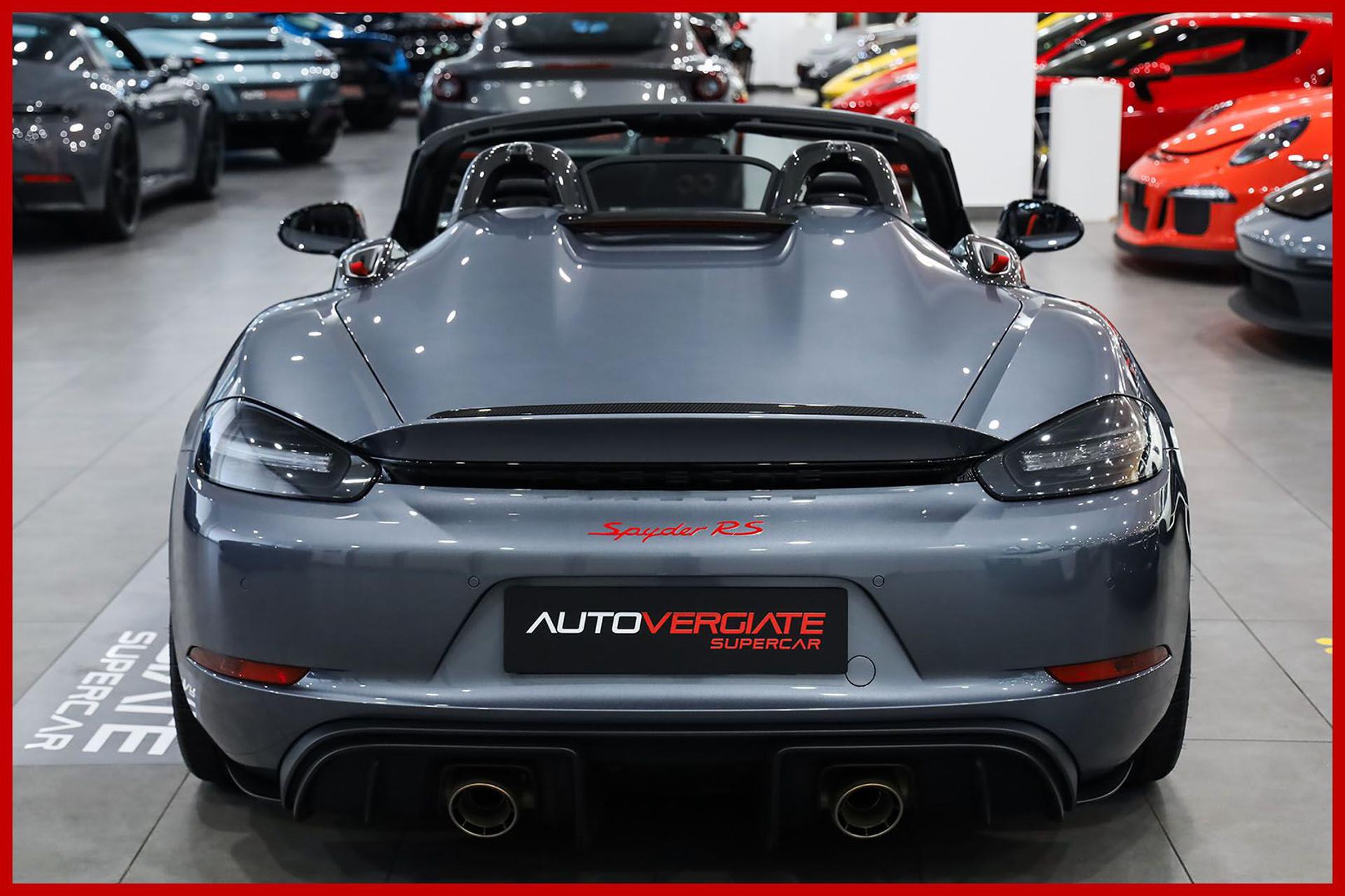 PORSCHE 718 Spyder