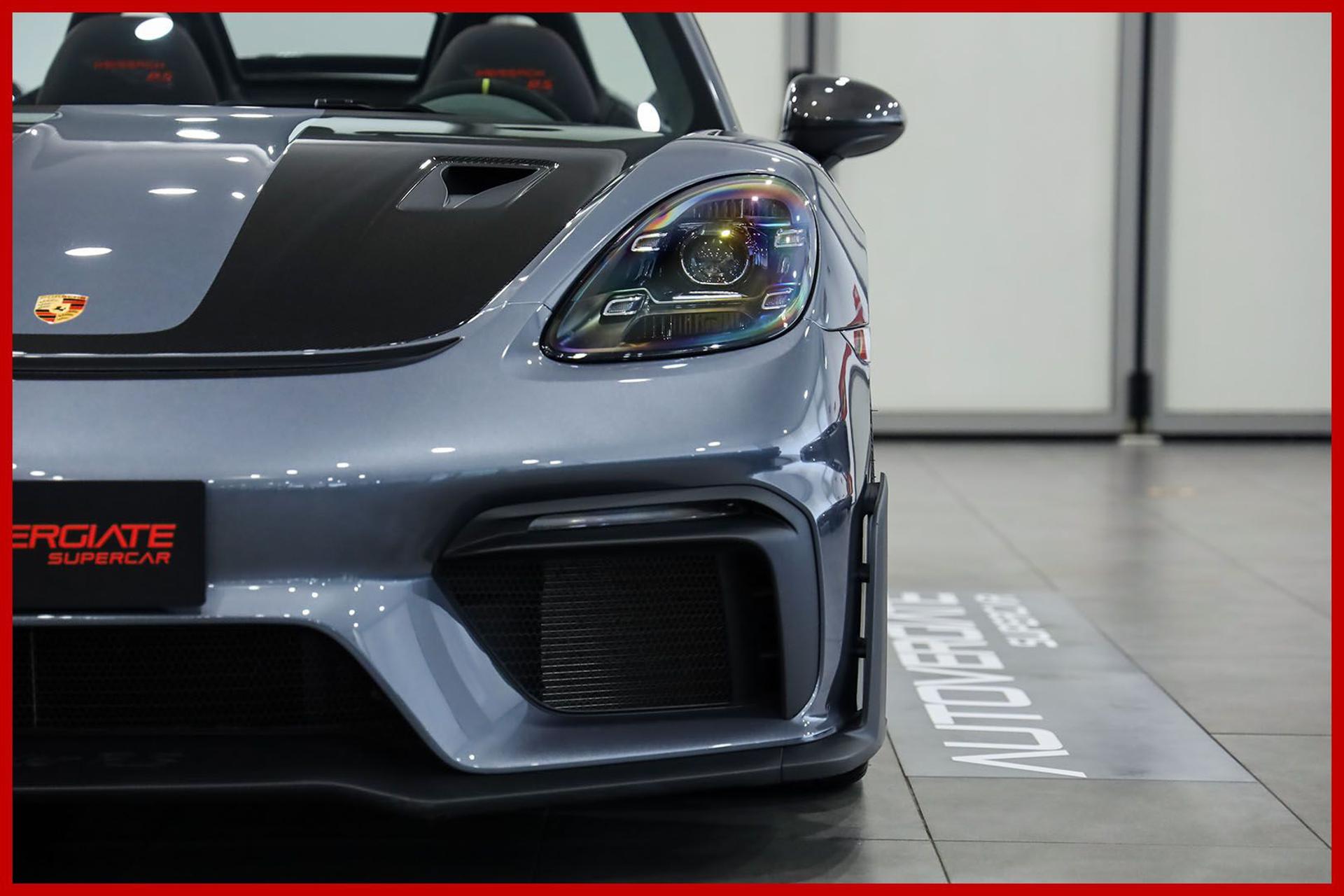 PORSCHE 718 Spyder