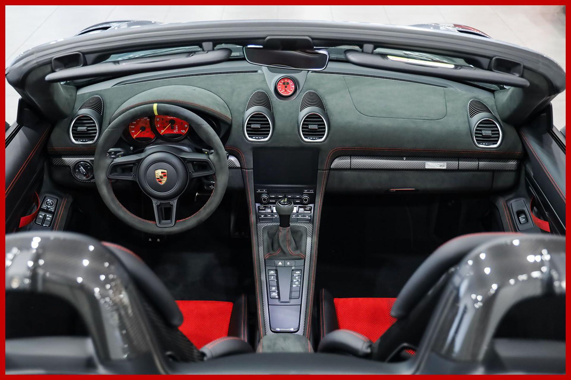 PORSCHE 718 Spyder