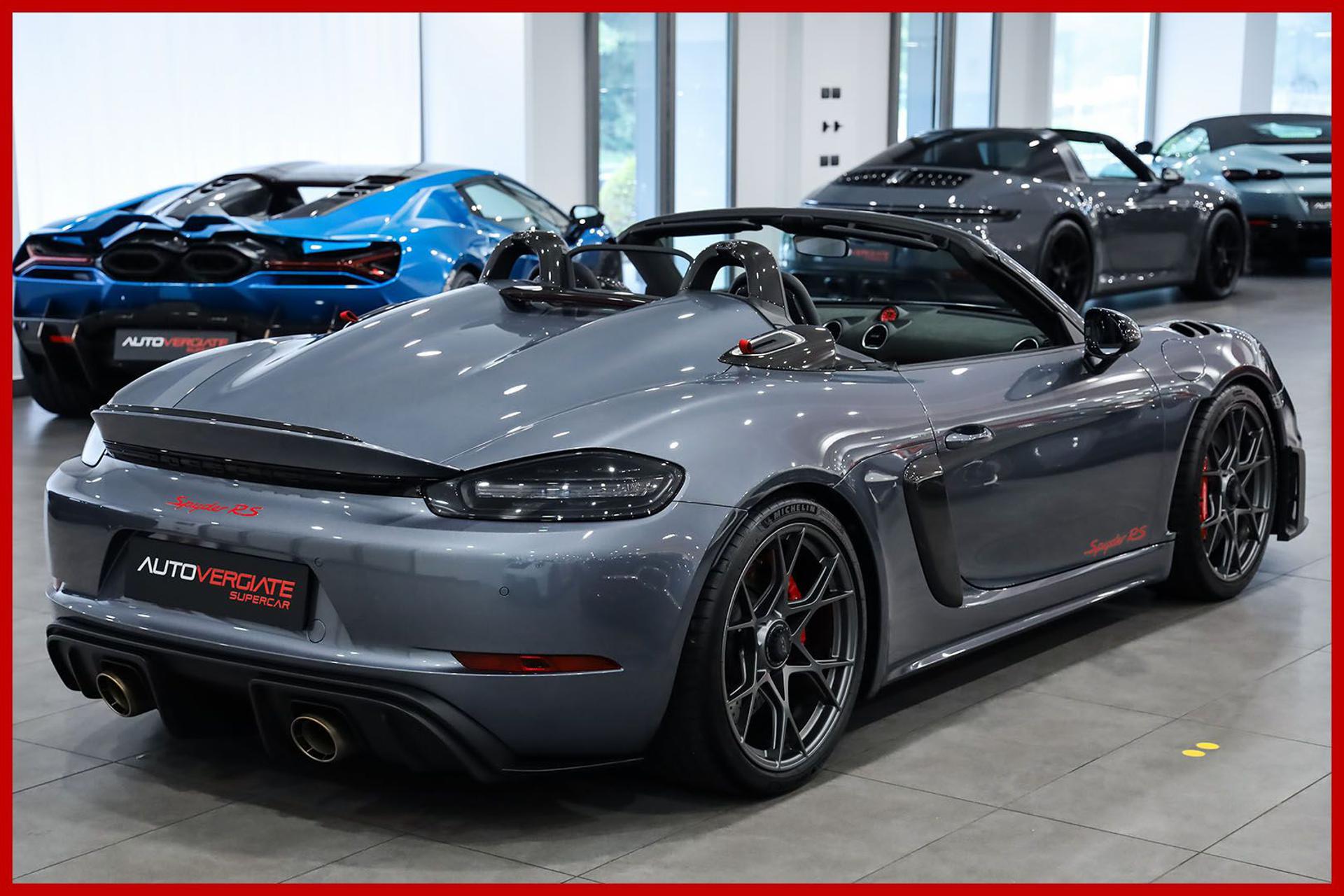 PORSCHE 718 Spyder