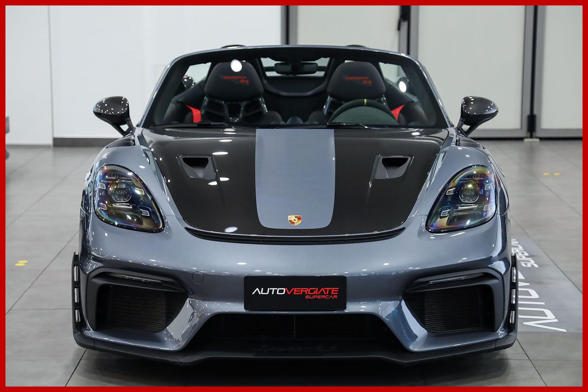 PORSCHE 718 Spyder