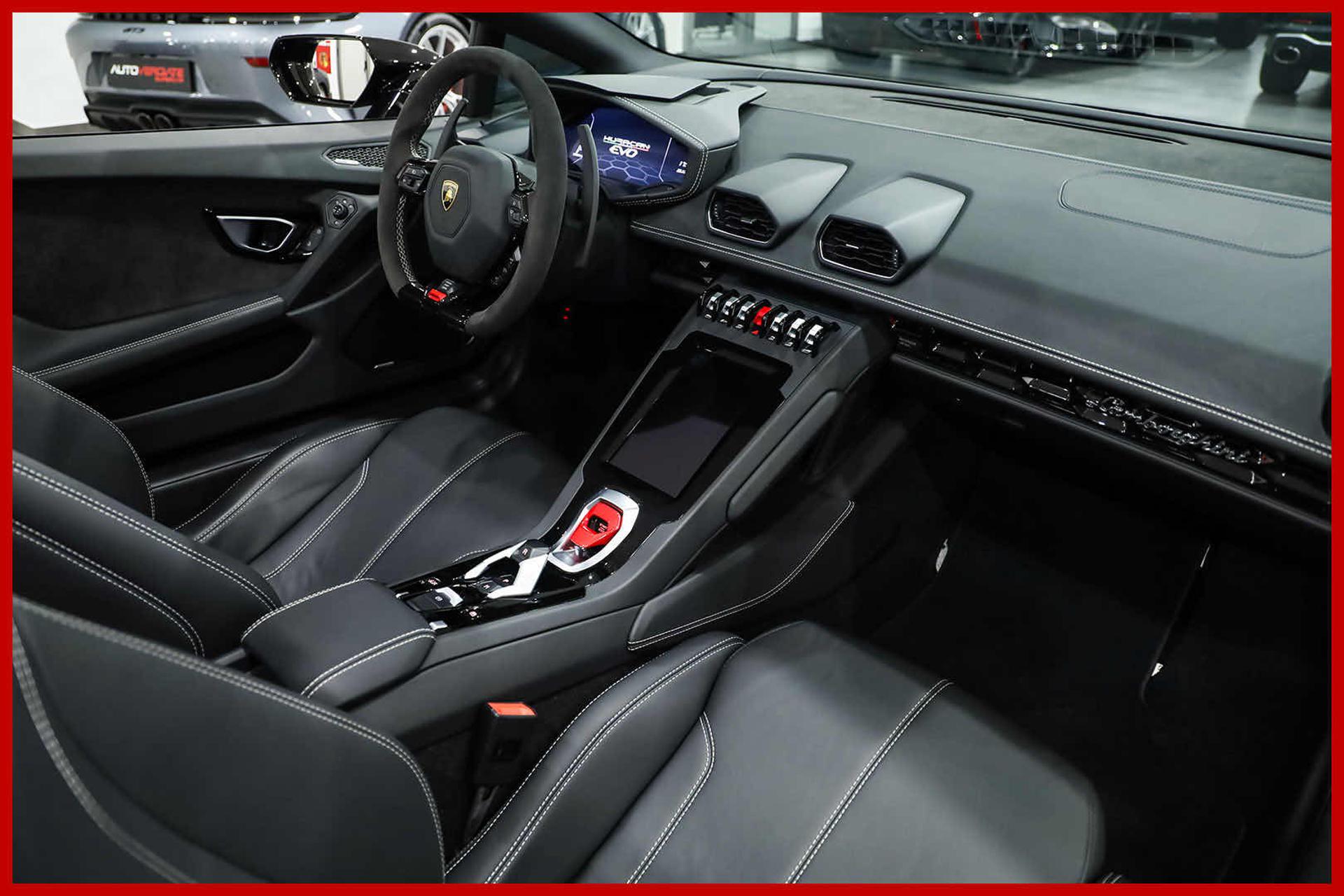 LAMBORGHINI Huracan