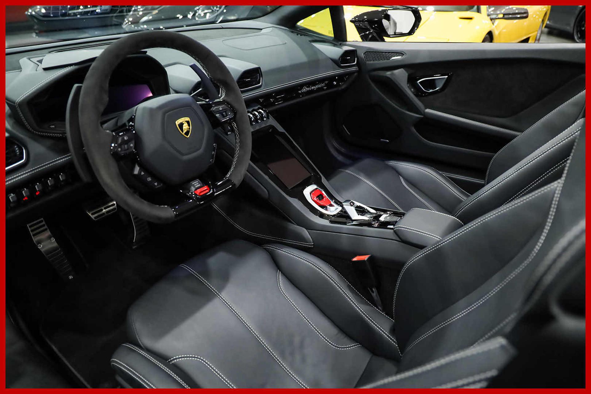 LAMBORGHINI Huracan