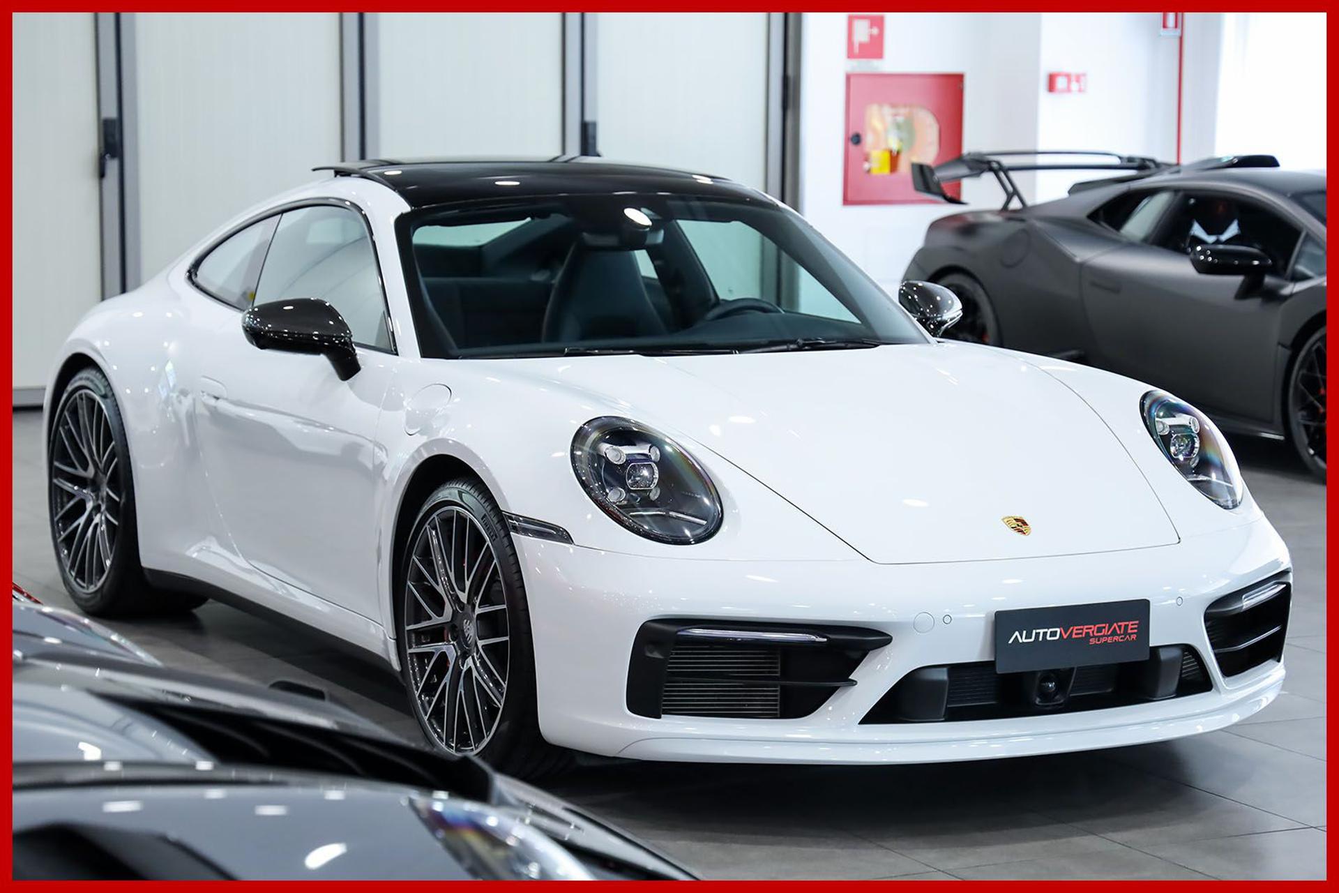 PORSCHE 992