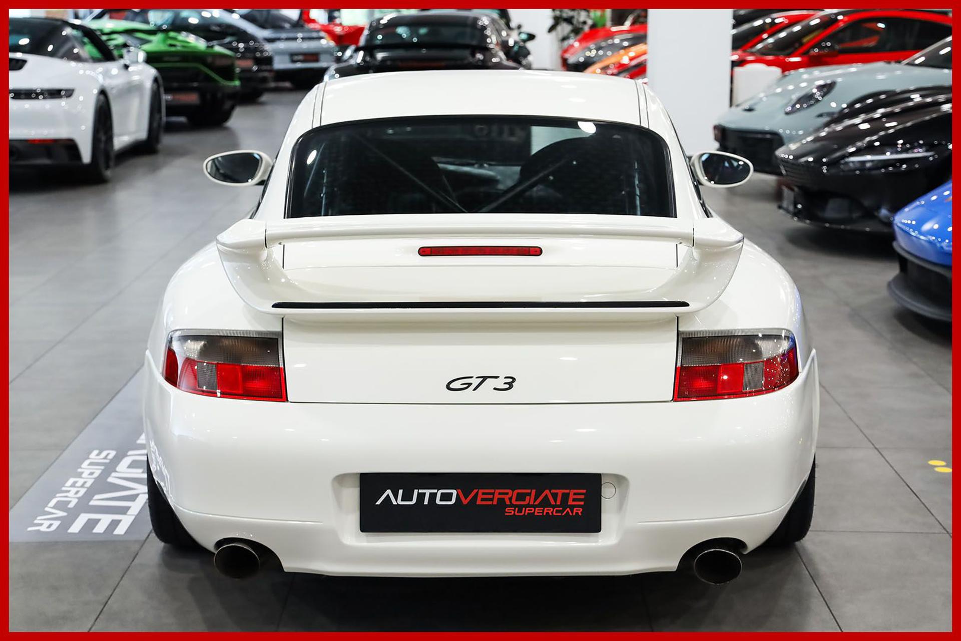 PORSCHE 996