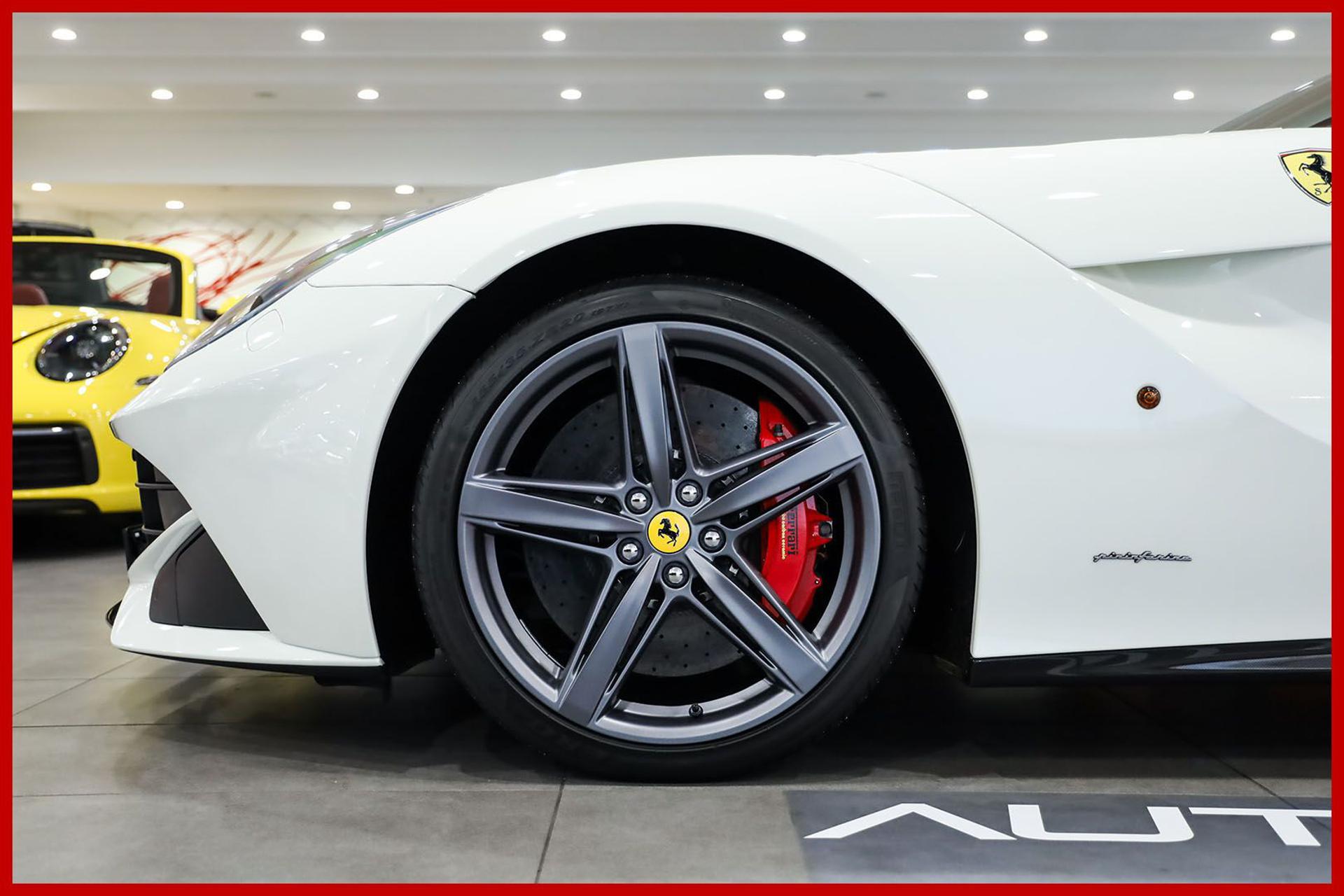 FERRARI F12
