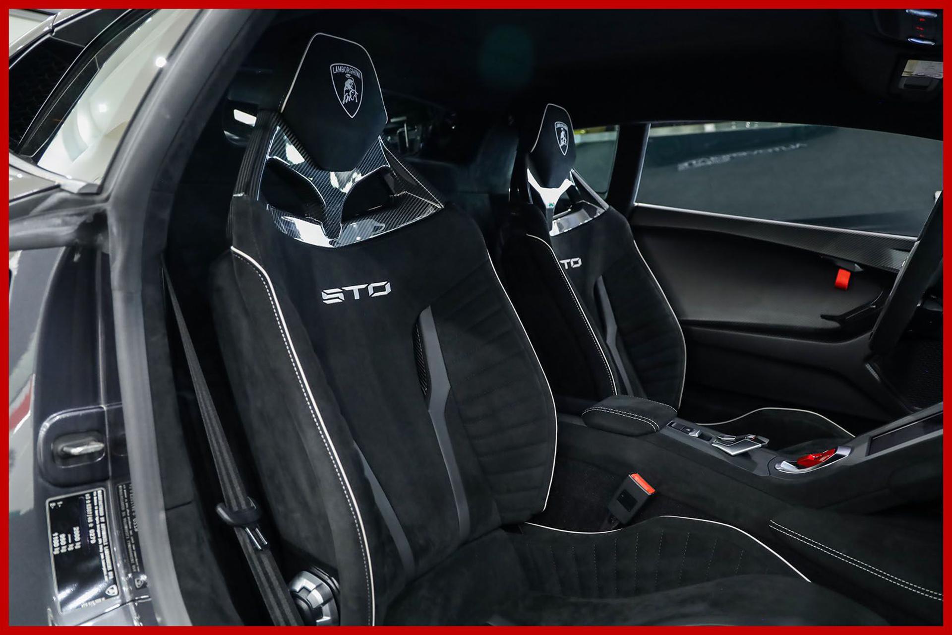 LAMBORGHINI Huracan