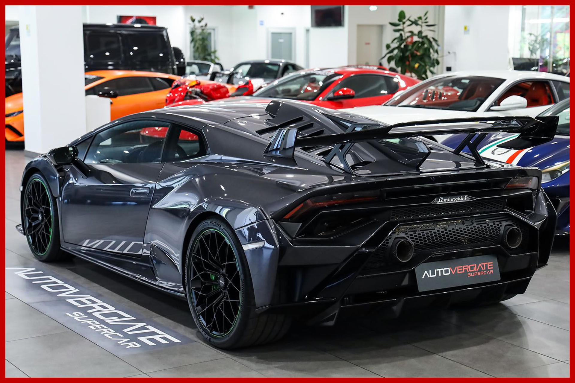 LAMBORGHINI Huracan
