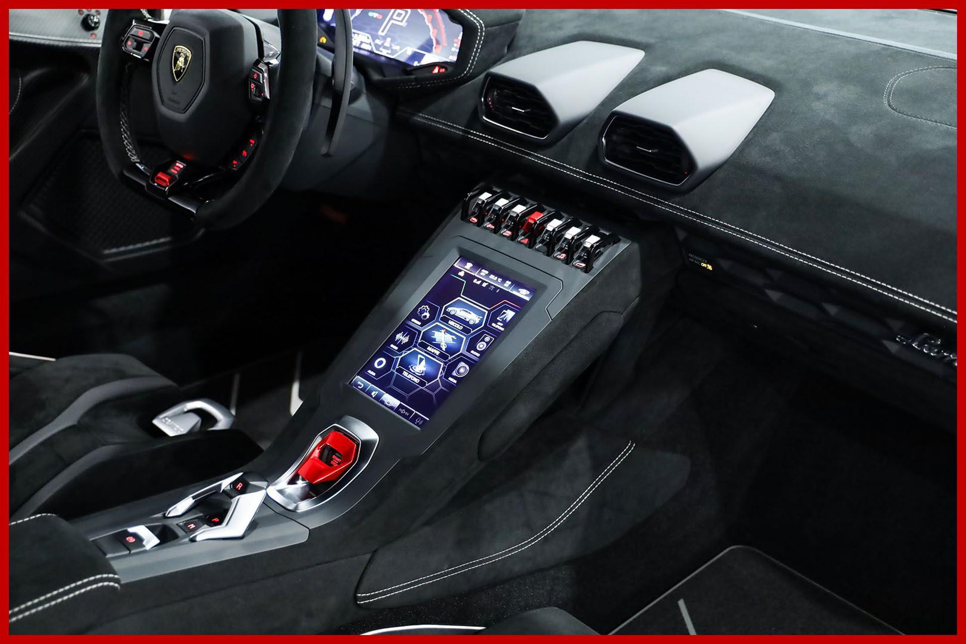 LAMBORGHINI Huracan
