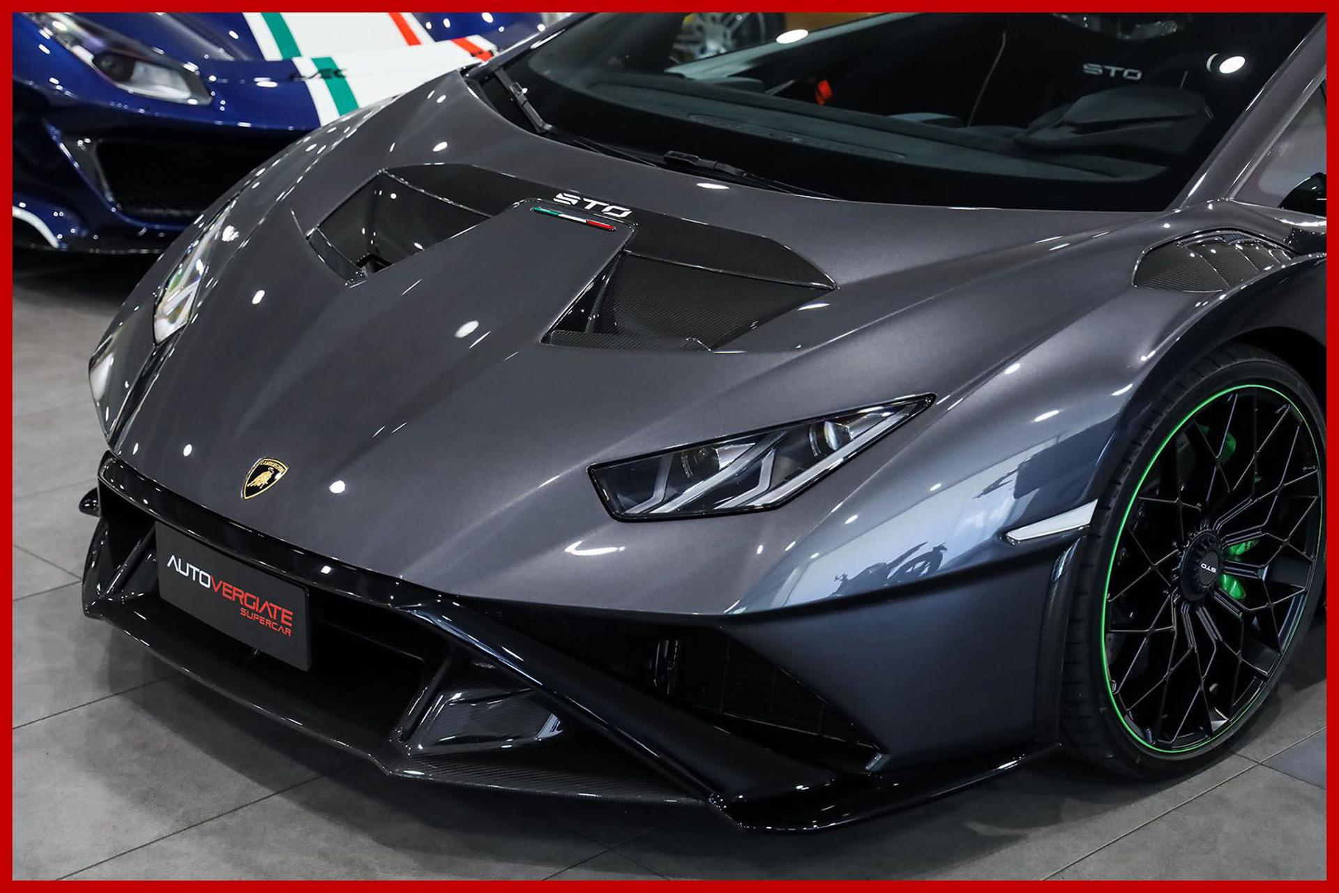 LAMBORGHINI Huracan