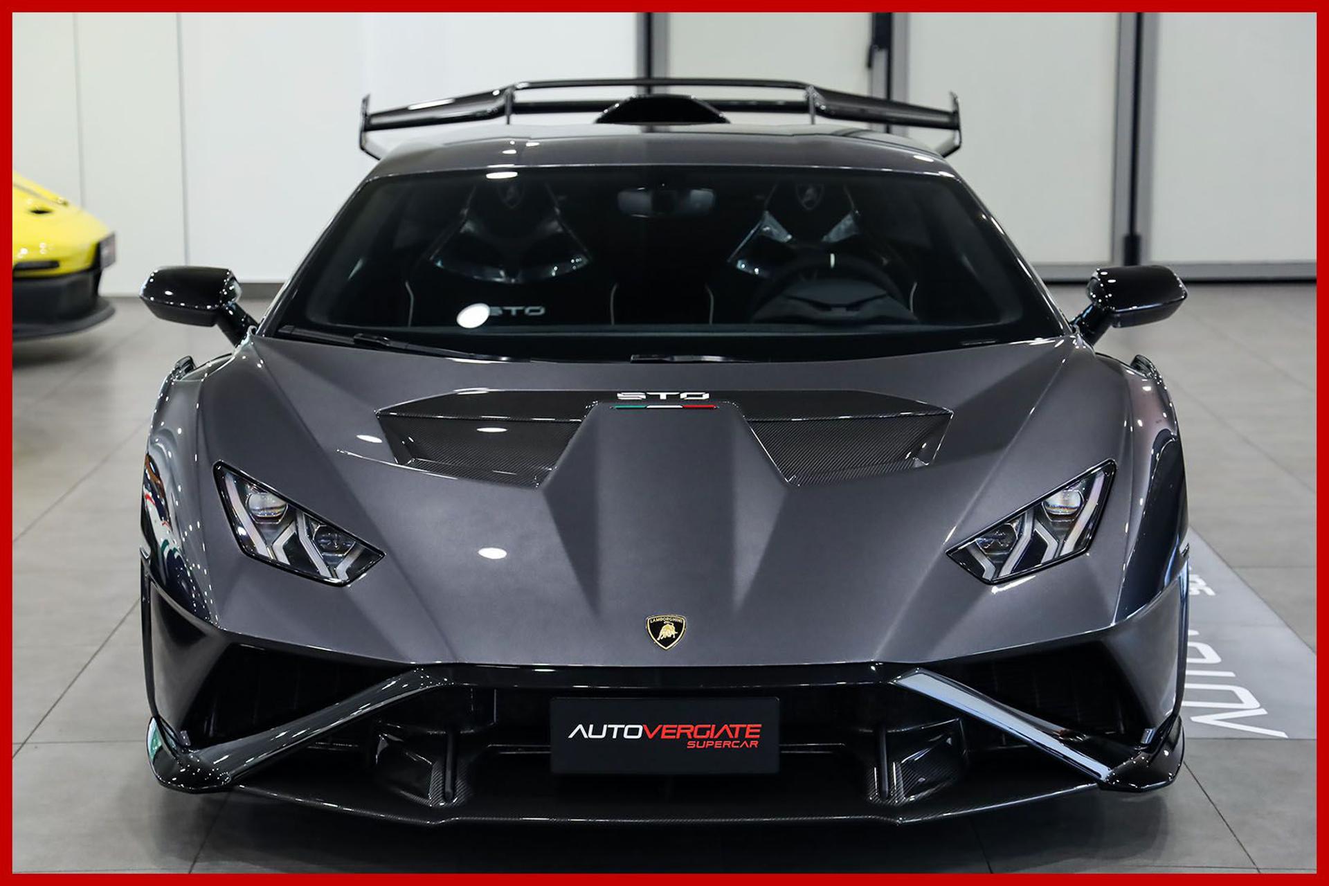 LAMBORGHINI Huracan