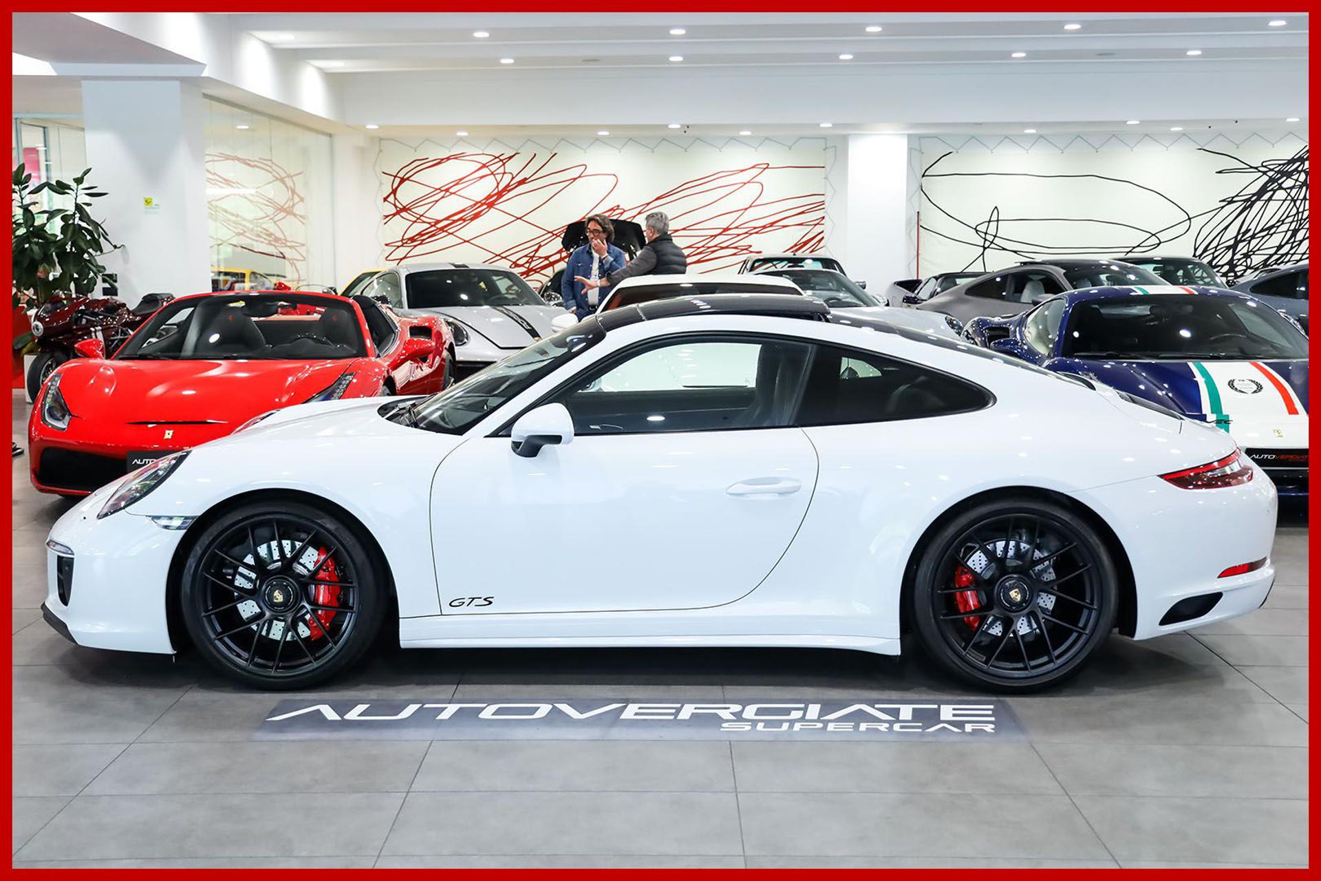 PORSCHE 991