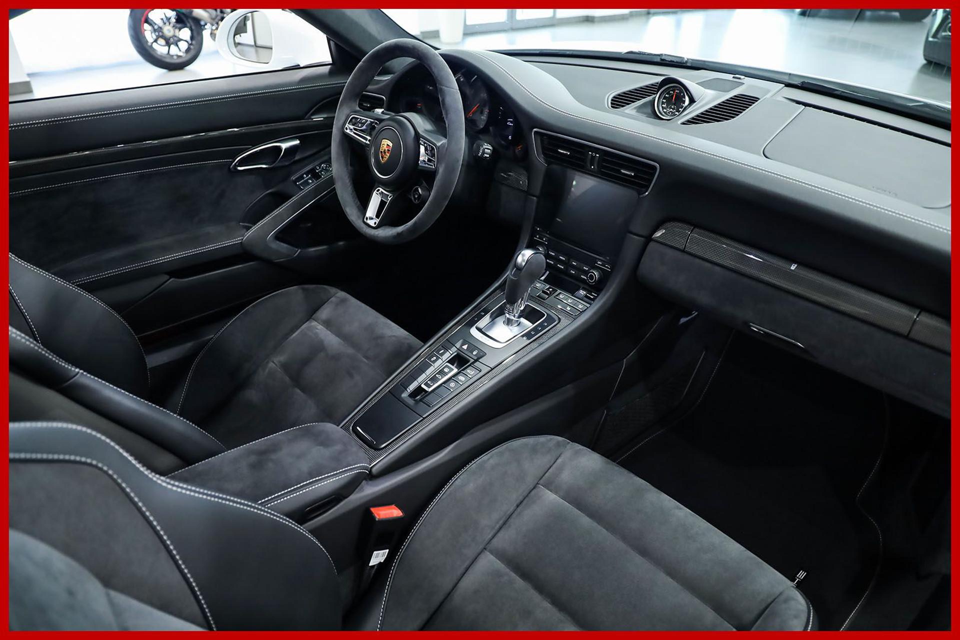 PORSCHE 991