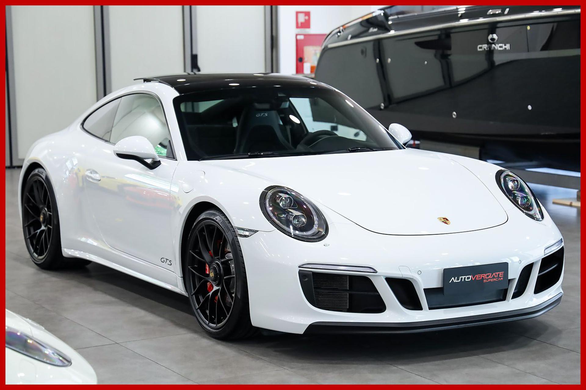 PORSCHE 991