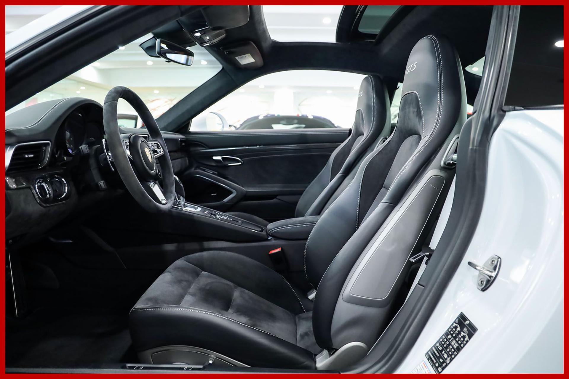PORSCHE 991