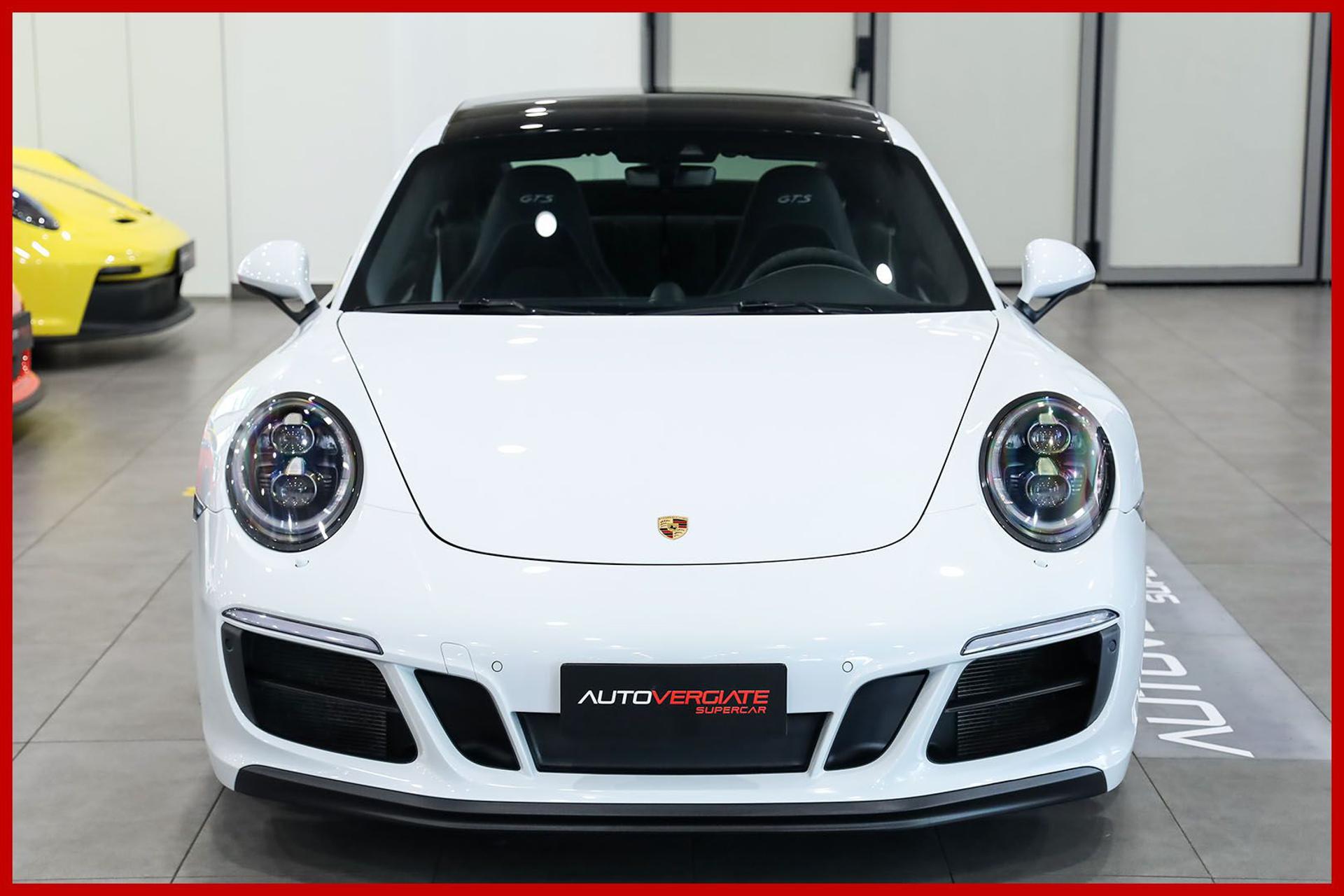 PORSCHE 991