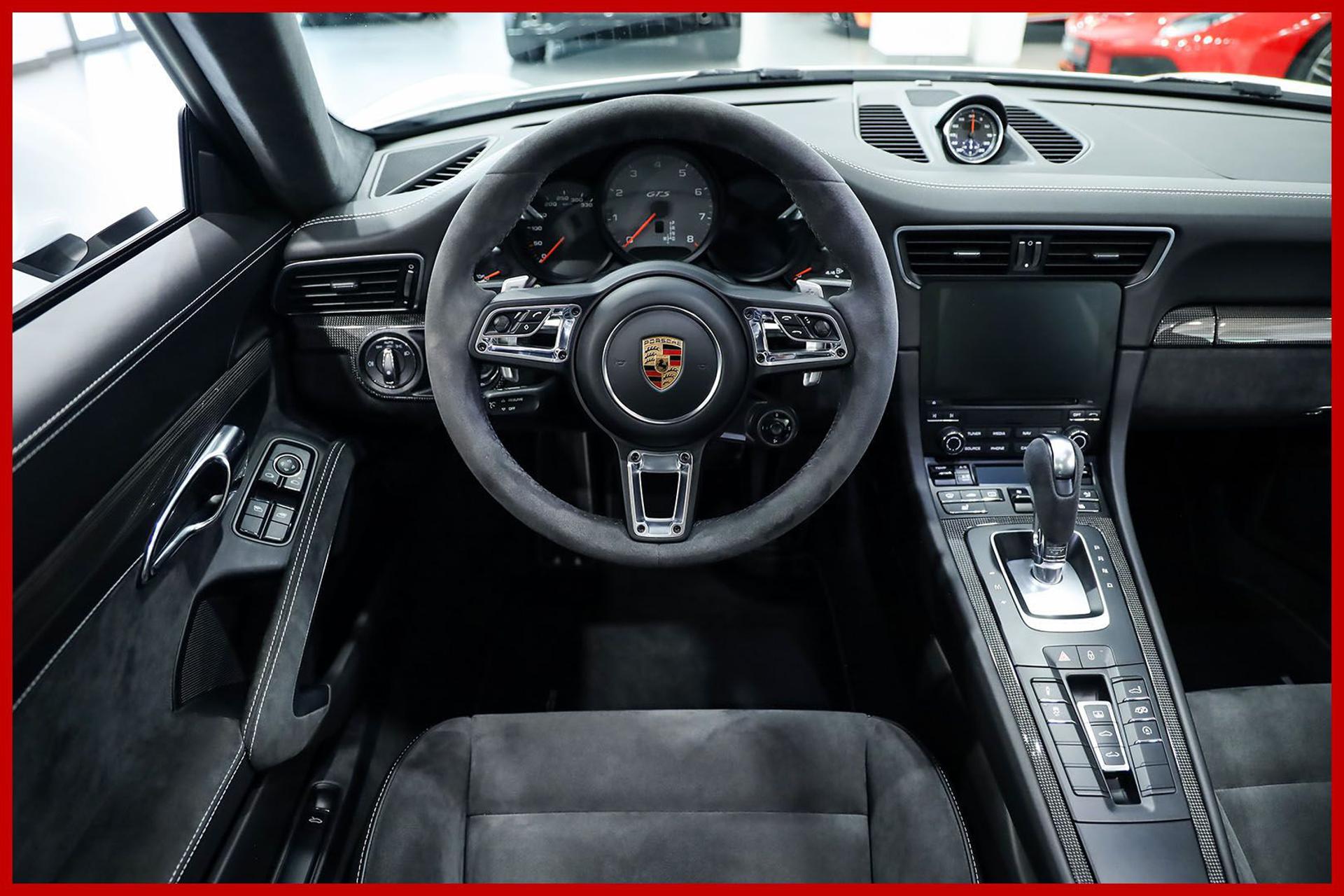 PORSCHE 991