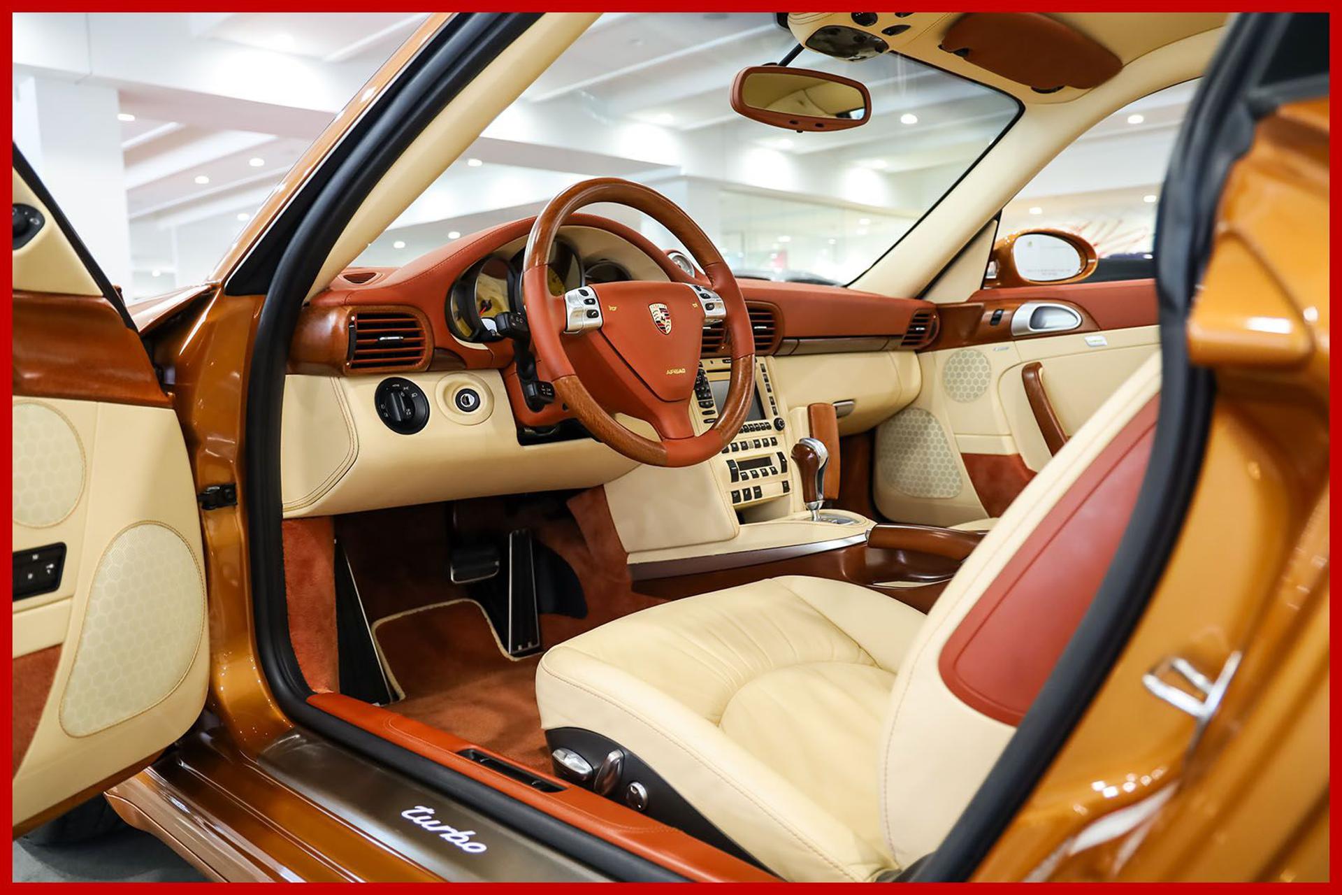 PORSCHE 997