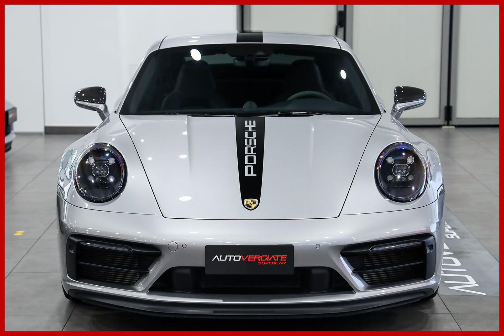 PORSCHE 992