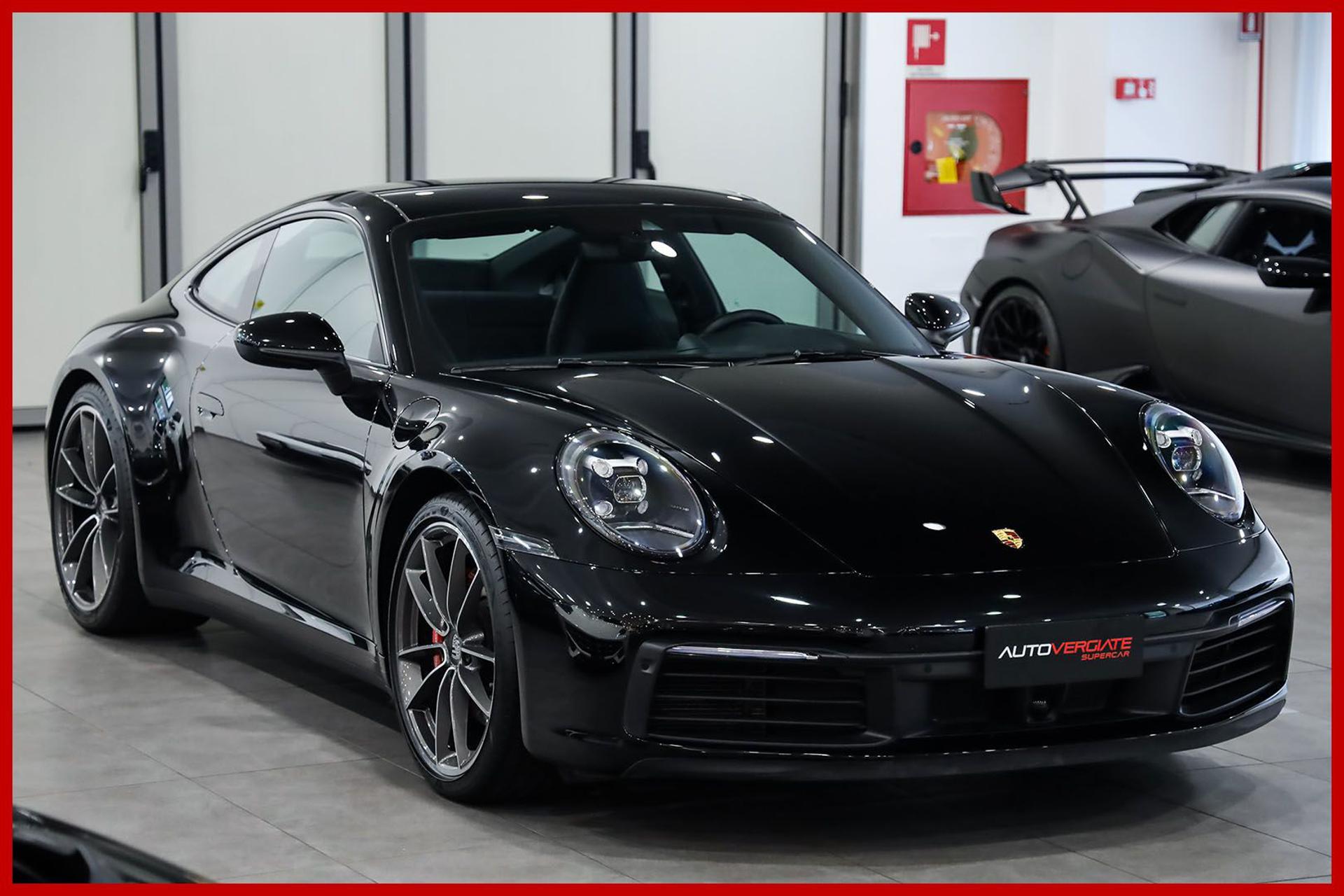 PORSCHE 992