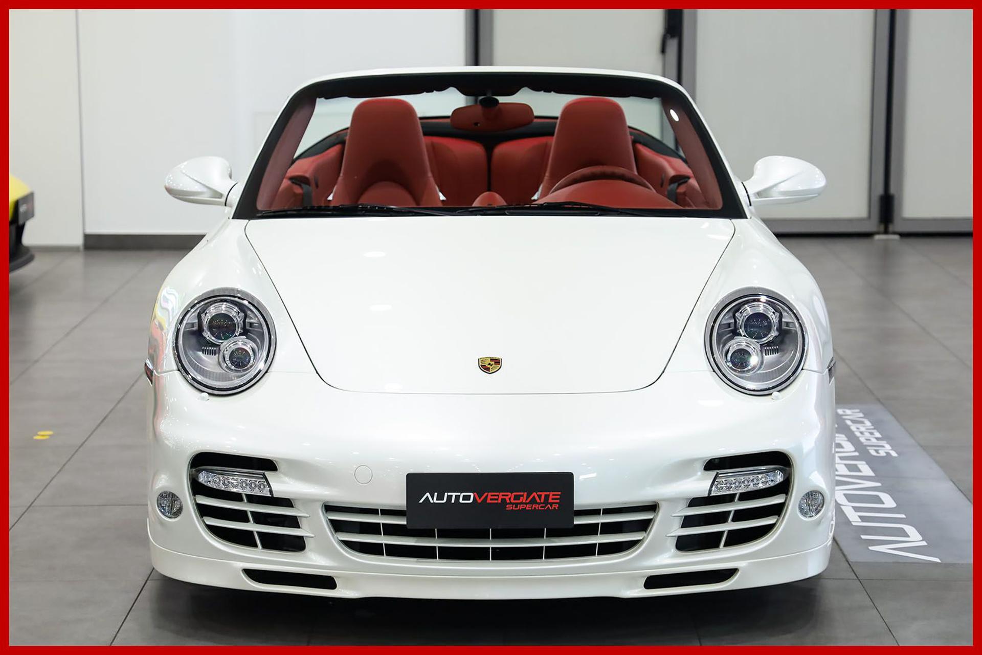 PORSCHE 997