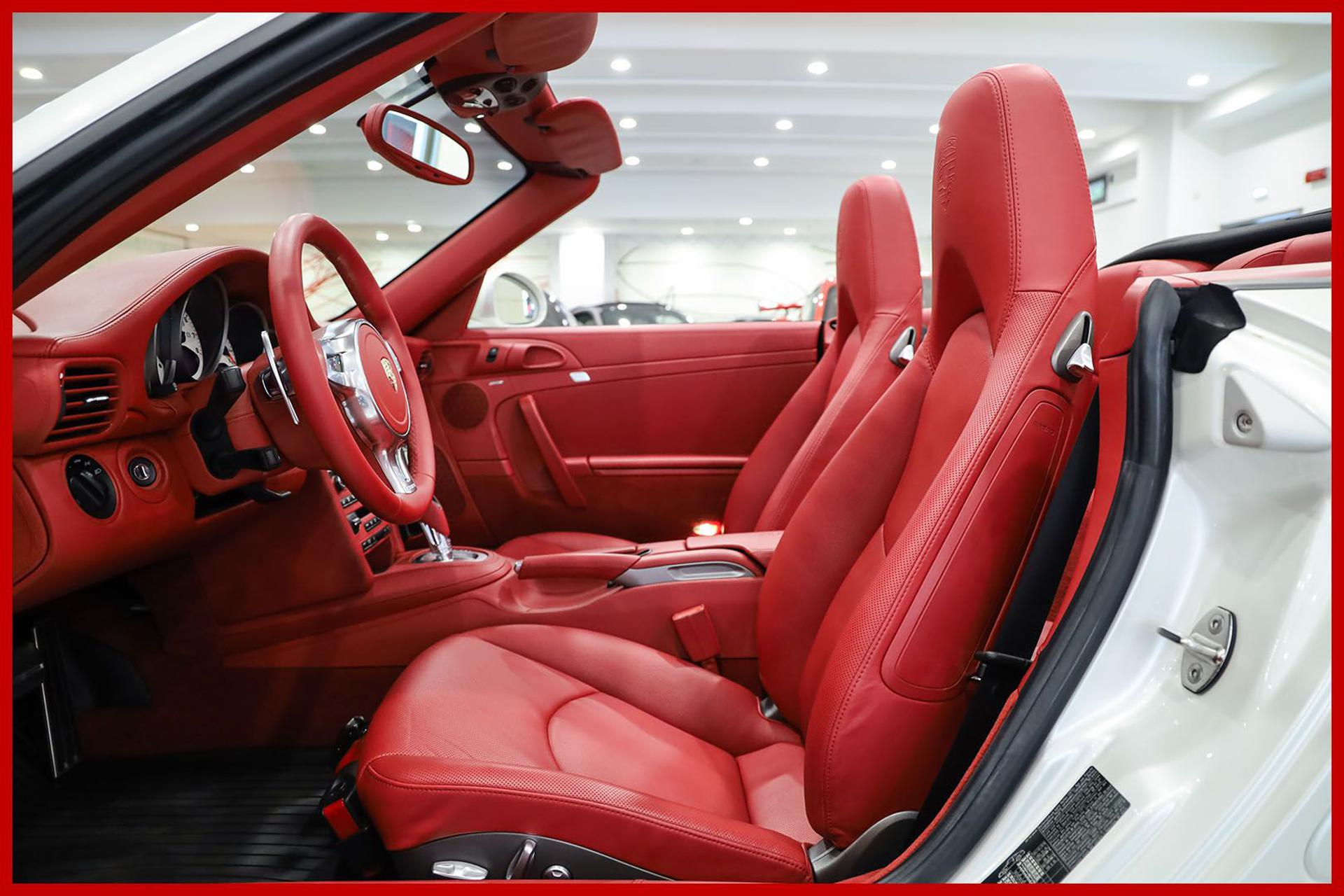 PORSCHE 997