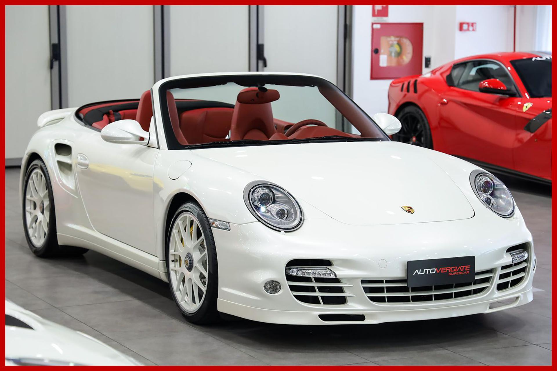 PORSCHE 997