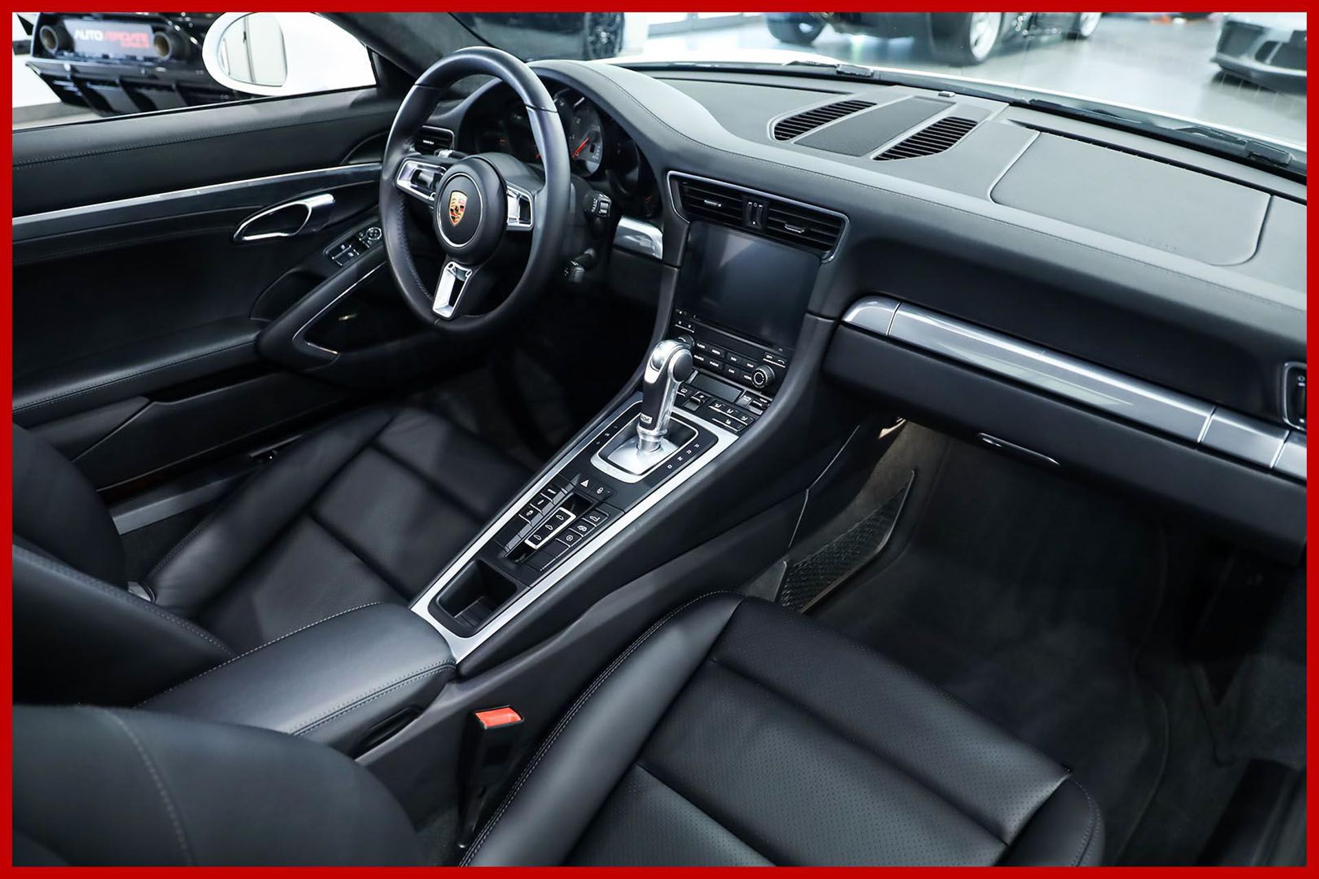 PORSCHE 991