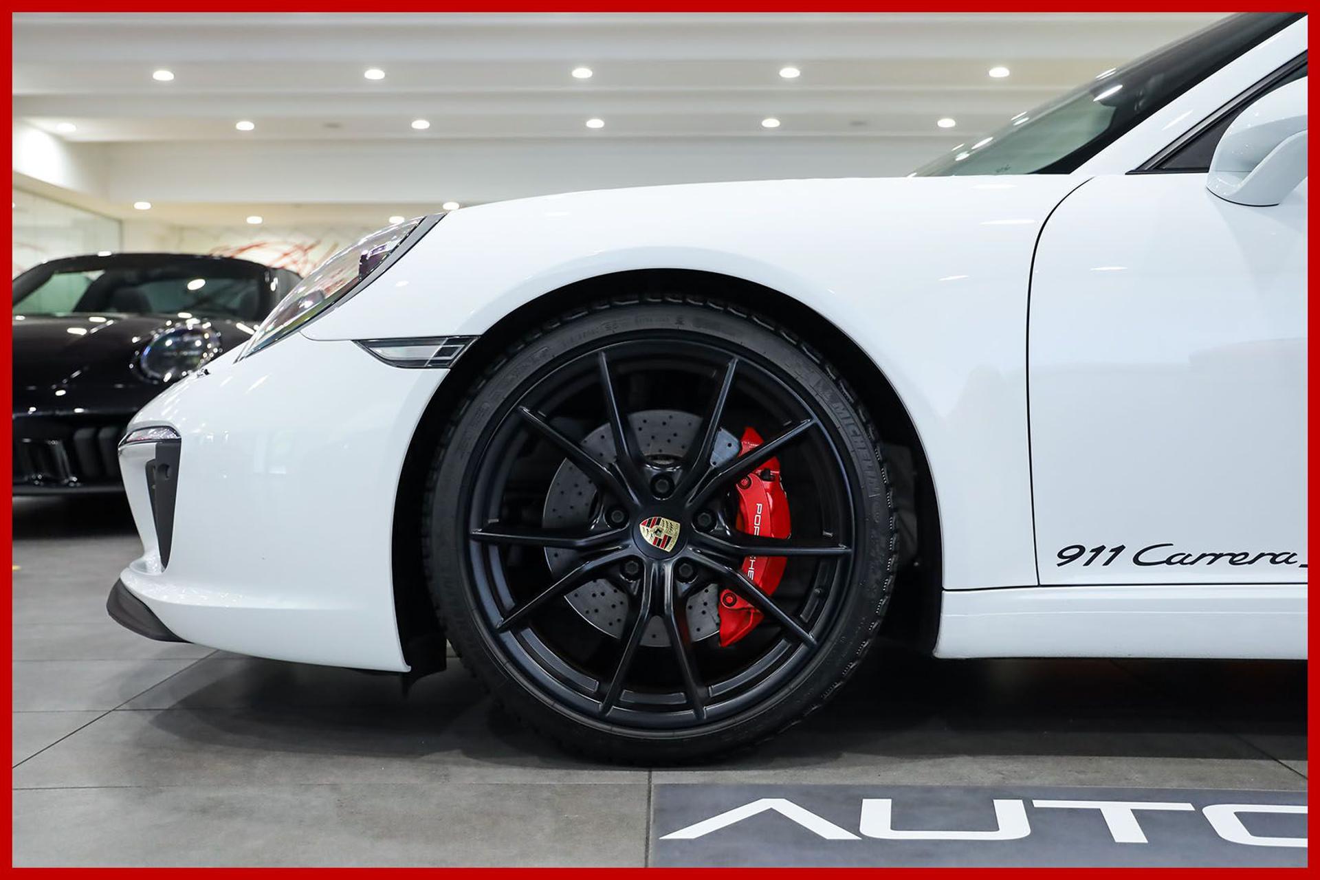 PORSCHE 991