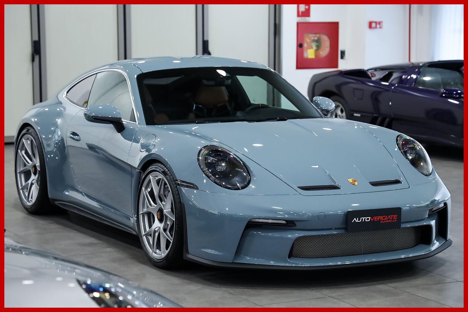 PORSCHE 992