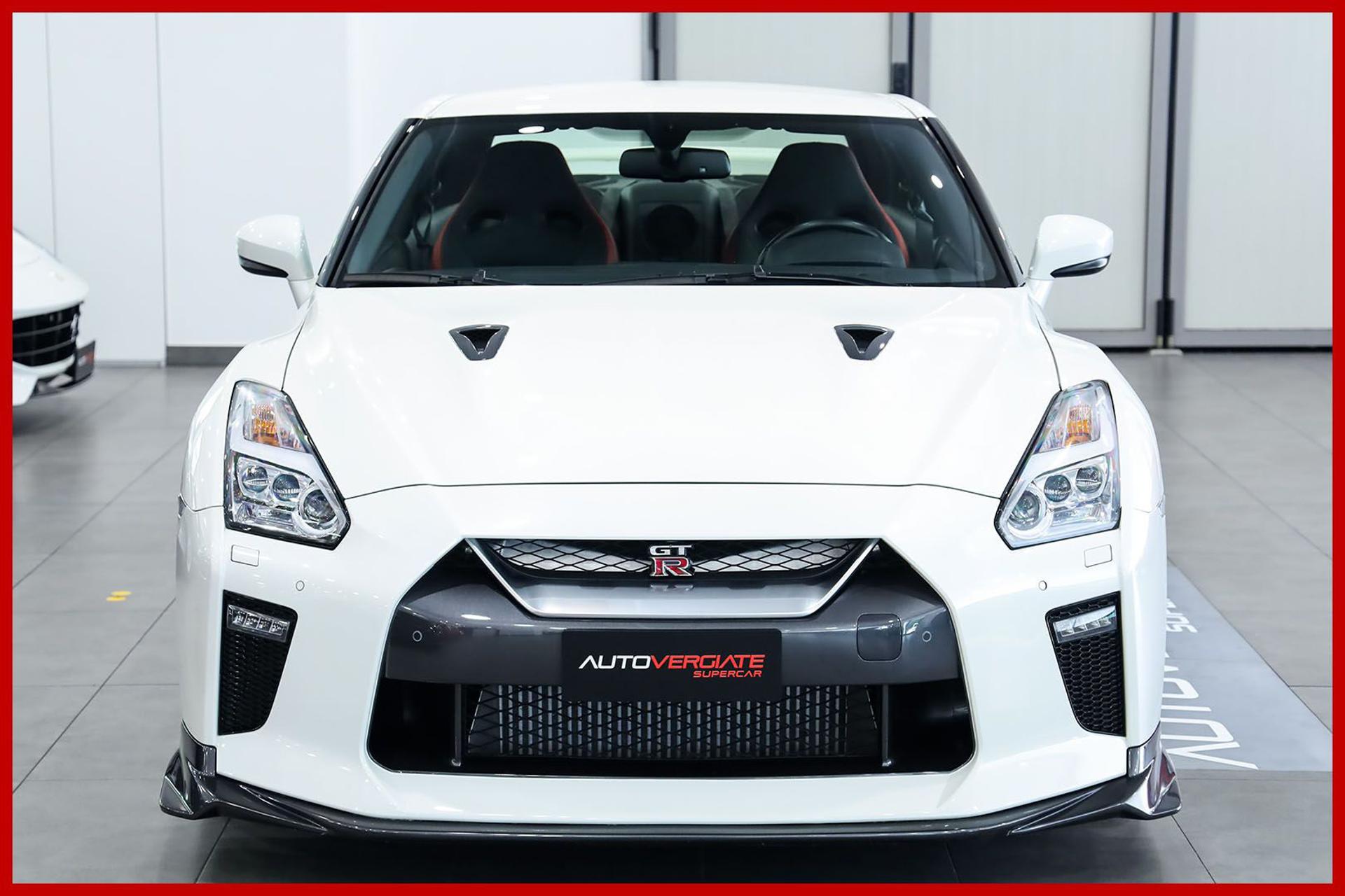 NISSAN GT-R